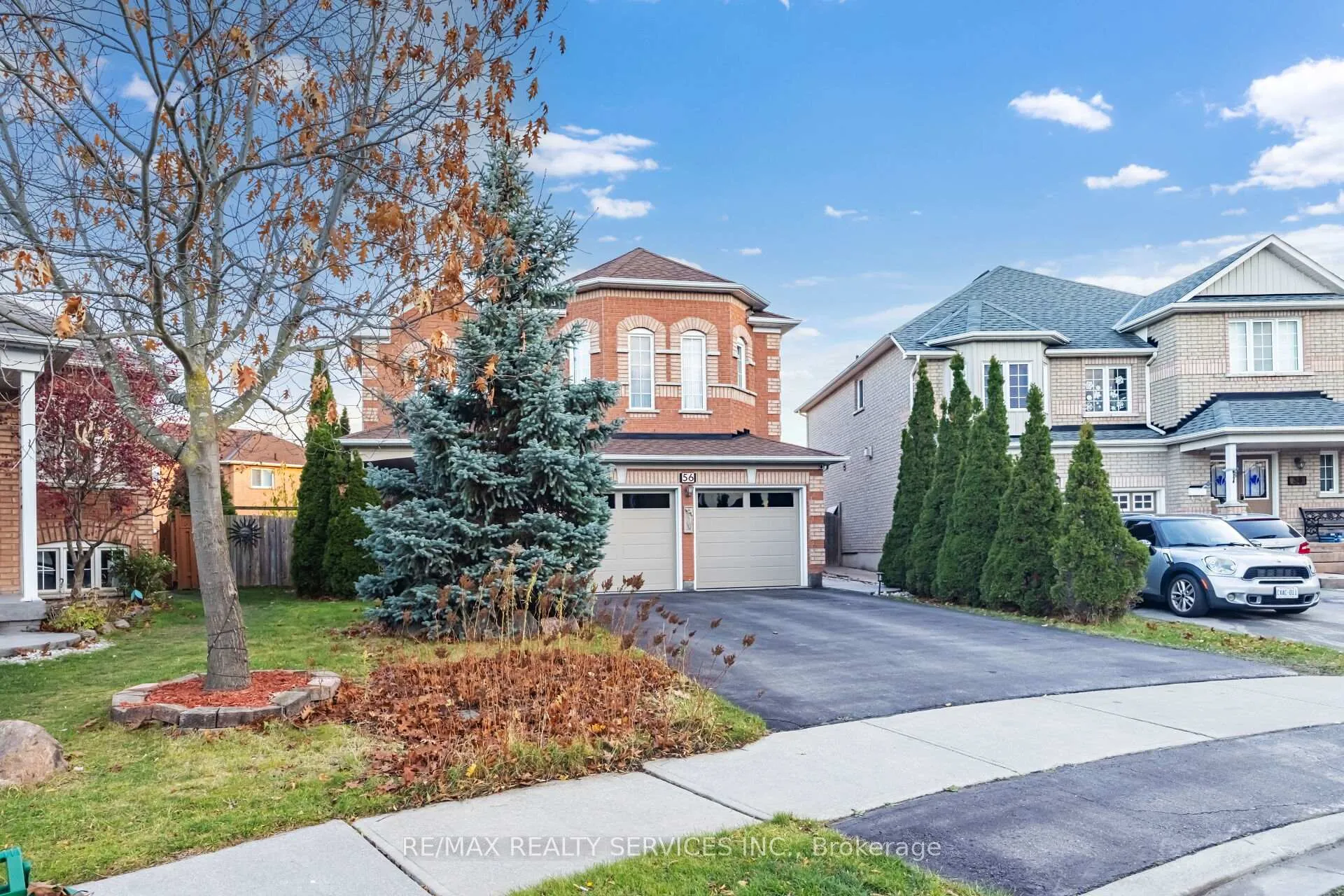 Photo 5 of 56 Pappain Crescent, Brampton, Snelgrove — HOMEH