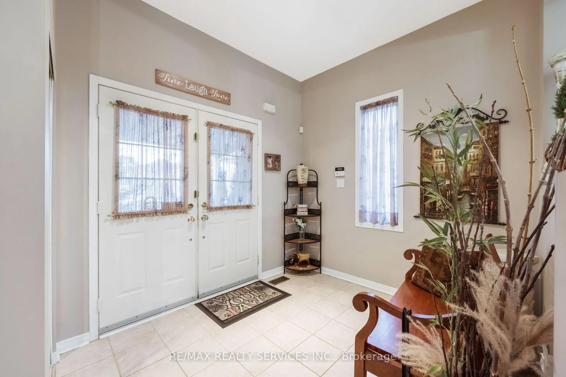 Photo 8 of 56 Pappain Crescent, Brampton, Snelgrove — HOMEH