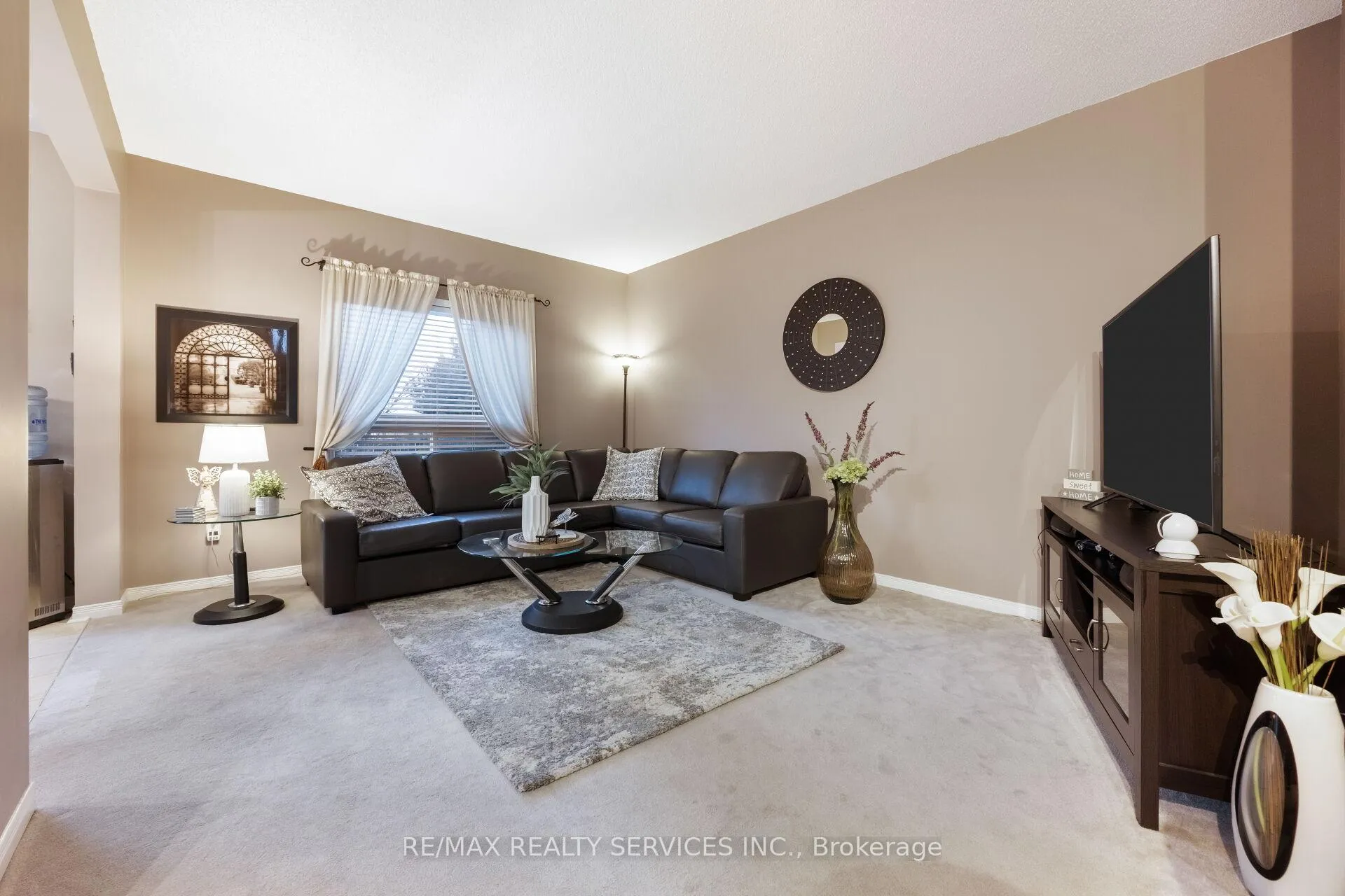 Photo 9 of 56 Pappain Crescent, Brampton, Snelgrove — HOMEH