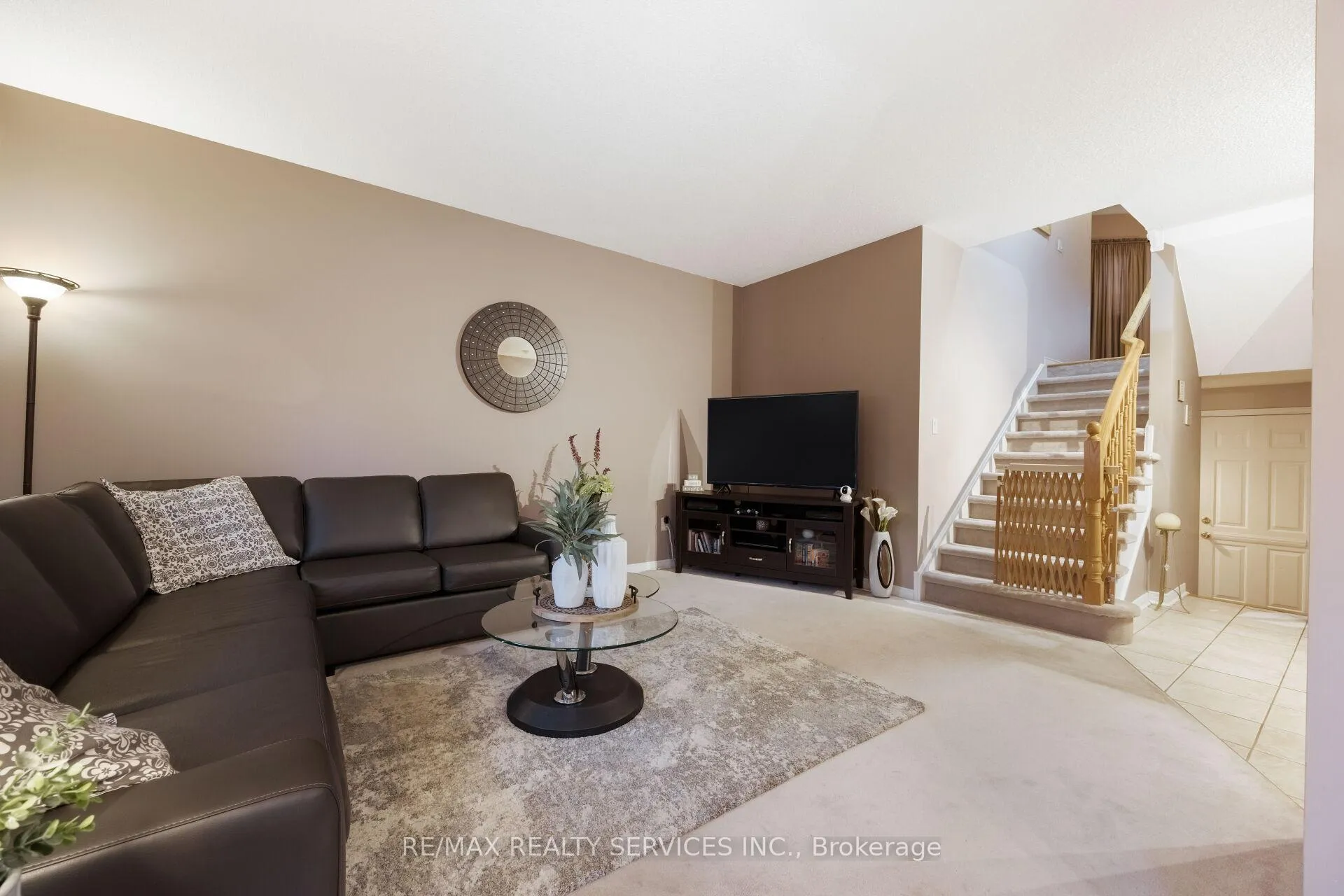 Photo 10 of 56 Pappain Crescent, Brampton, Snelgrove — HOMEH