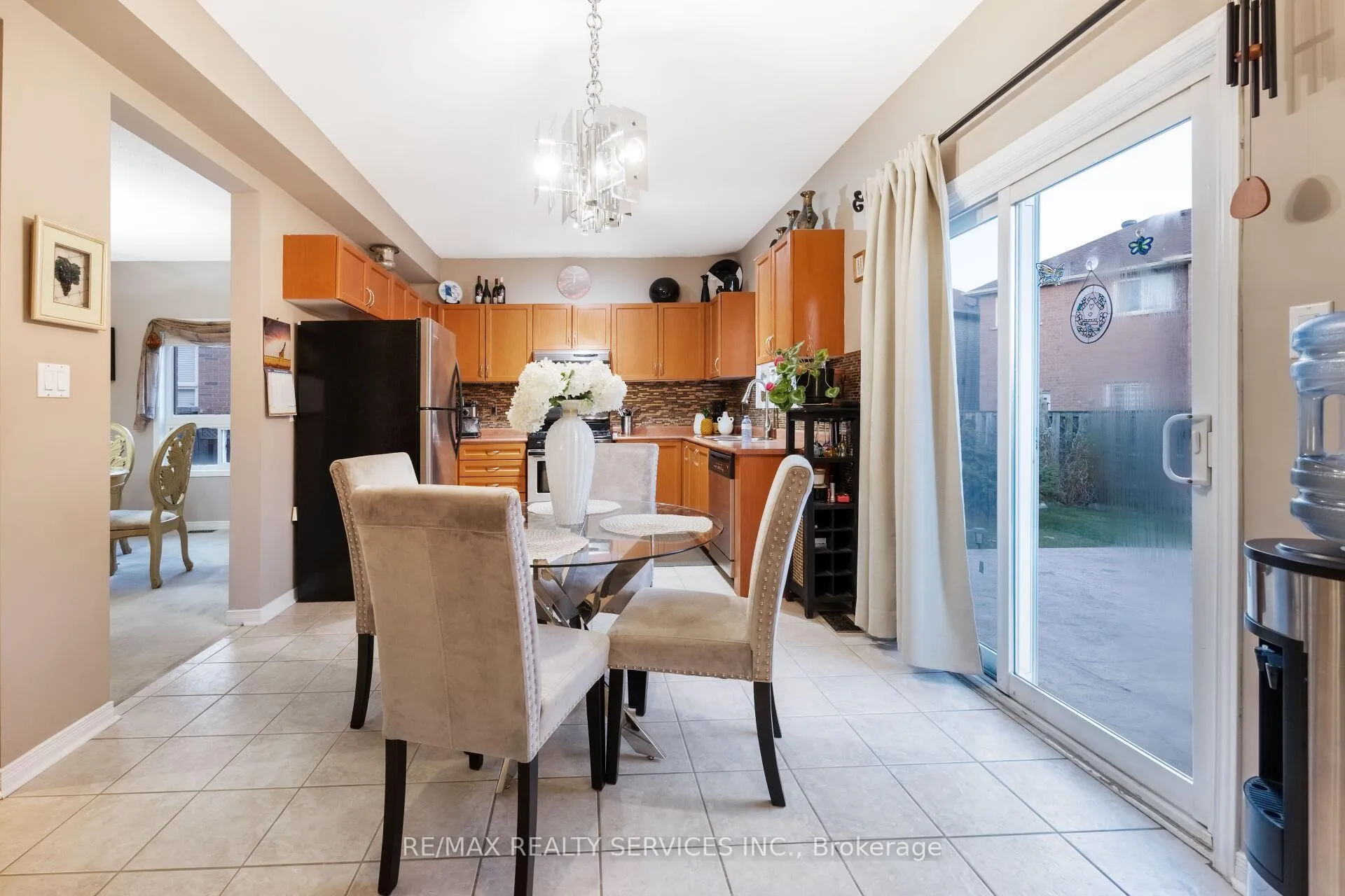 Photo 15 of 56 Pappain Crescent, Brampton, Snelgrove — HOMEH