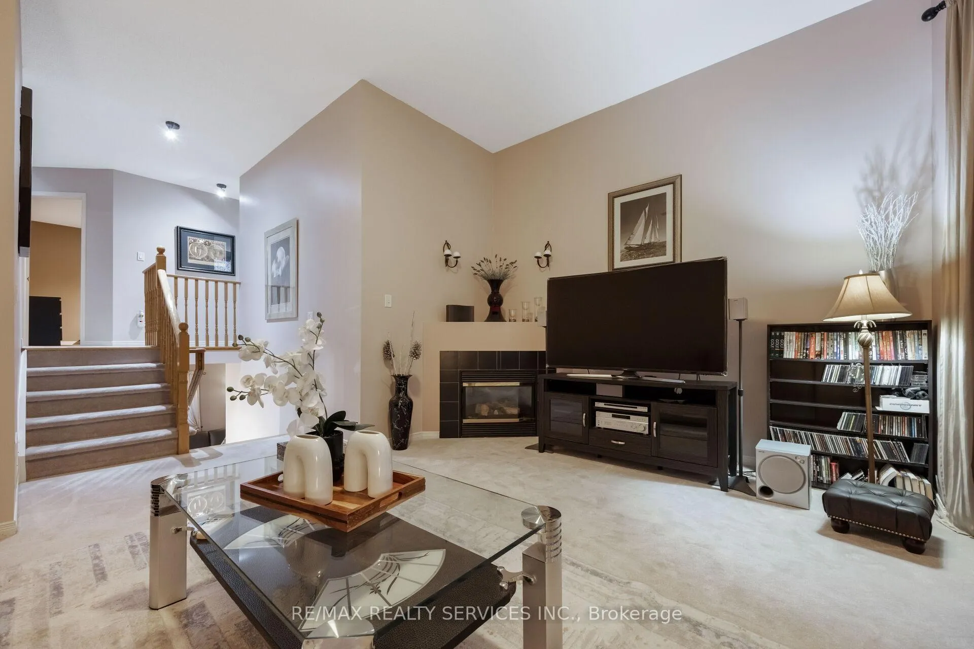 Photo 25 of 56 Pappain Crescent, Brampton, Snelgrove — HOMEH