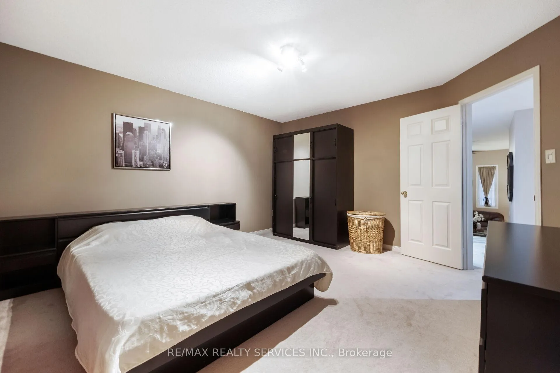 Photo 32 of 56 Pappain Crescent, Brampton, Snelgrove — HOMEH