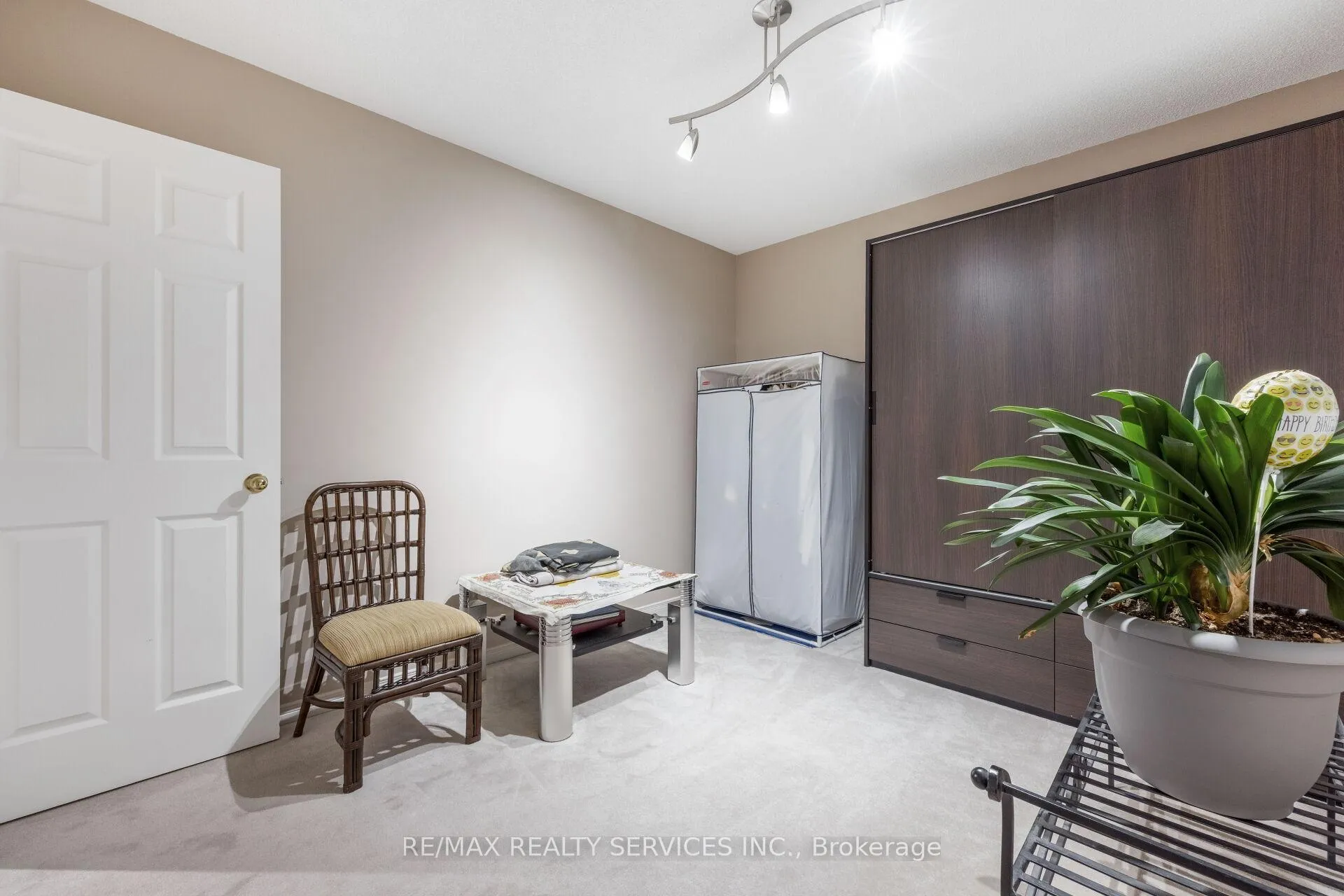 Photo 34 of 56 Pappain Crescent, Brampton, Snelgrove — HOMEH