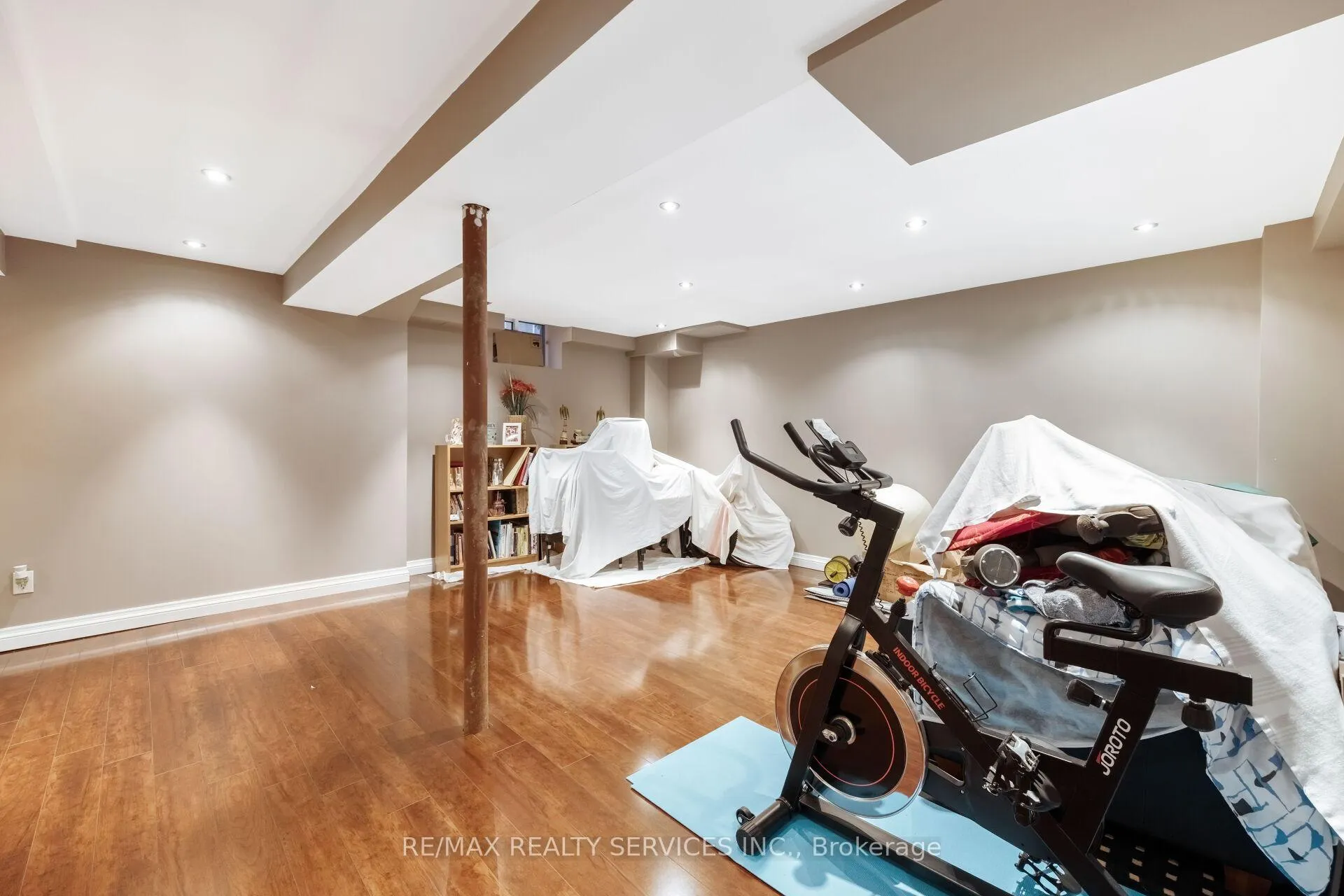 Photo 39 of 56 Pappain Crescent, Brampton, Snelgrove — HOMEH