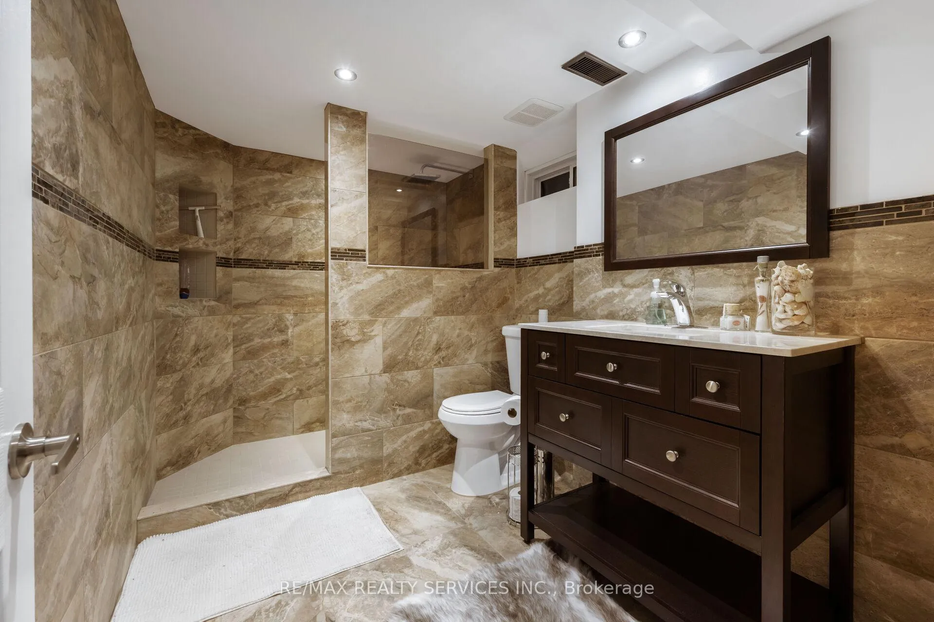 Photo 42 of 56 Pappain Crescent, Brampton, Snelgrove — HOMEH