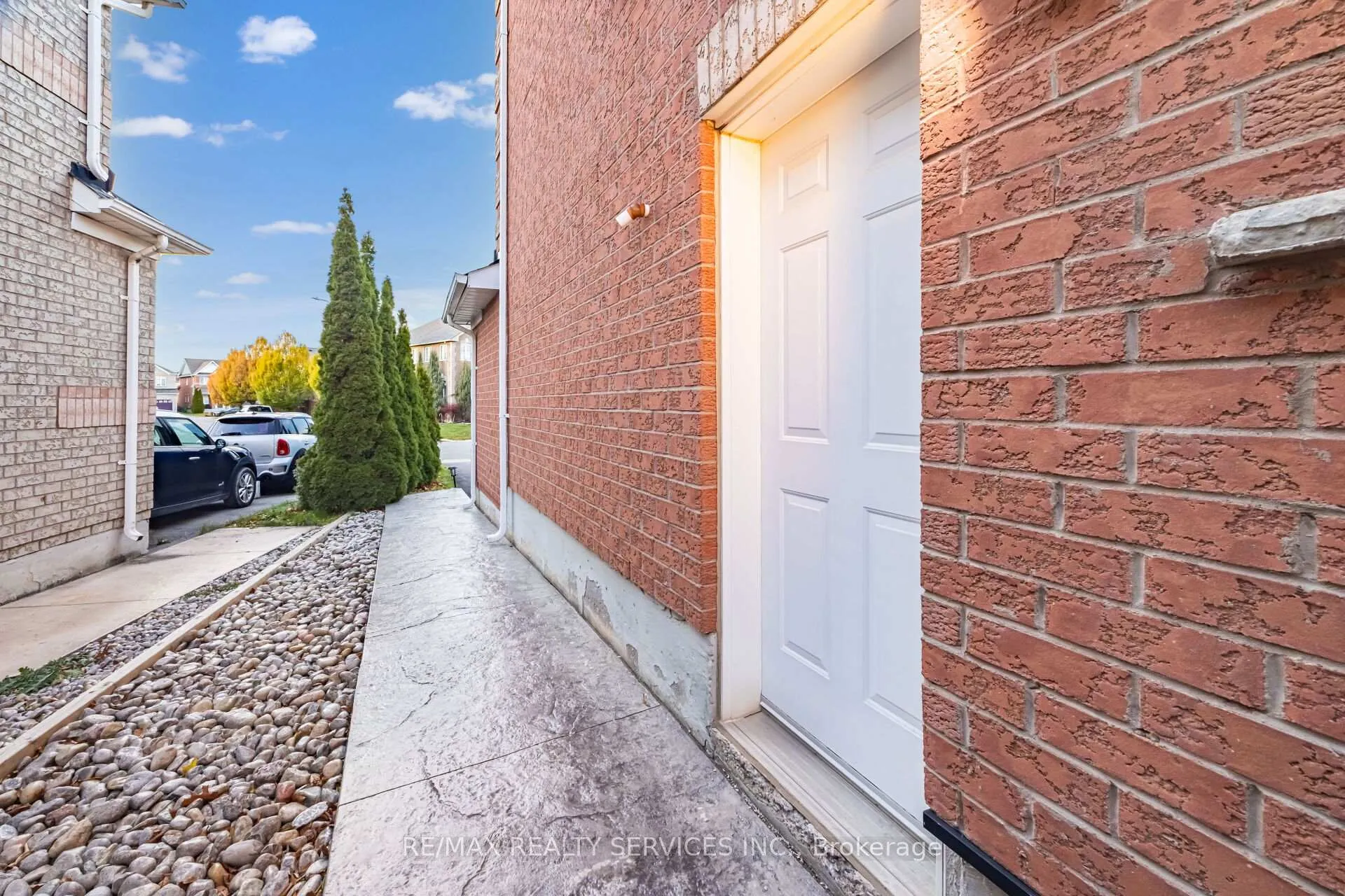 Photo 46 of 56 Pappain Crescent, Brampton, Snelgrove — HOMEH