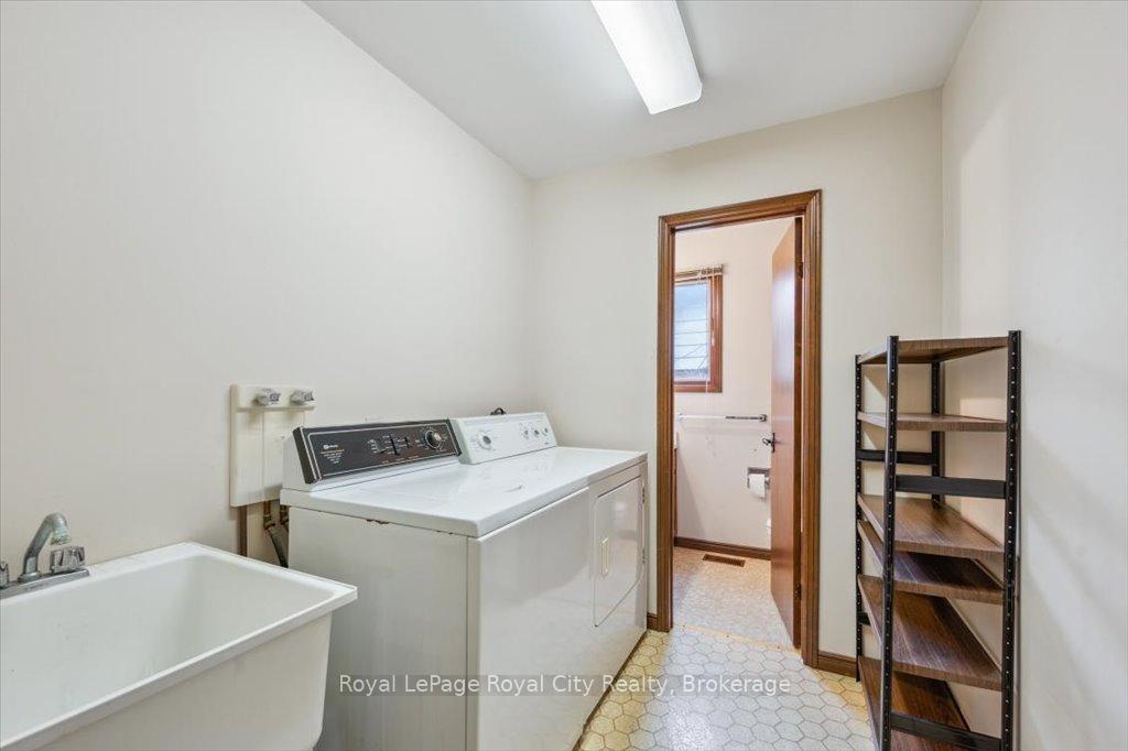 Photo 18 of 208 Ironwood Road, Guelph, Kortright West — HOMEH