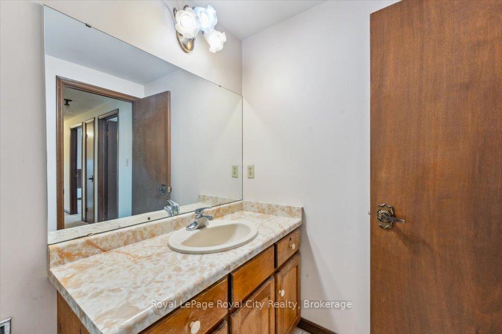 Photo 22 of 208 Ironwood Road, Guelph, Kortright West — HOMEH