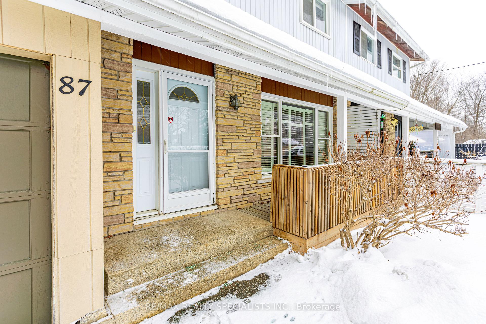 Photo 3 of 87 Poplar Avenue, Halton Hills, Acton — HOMEH