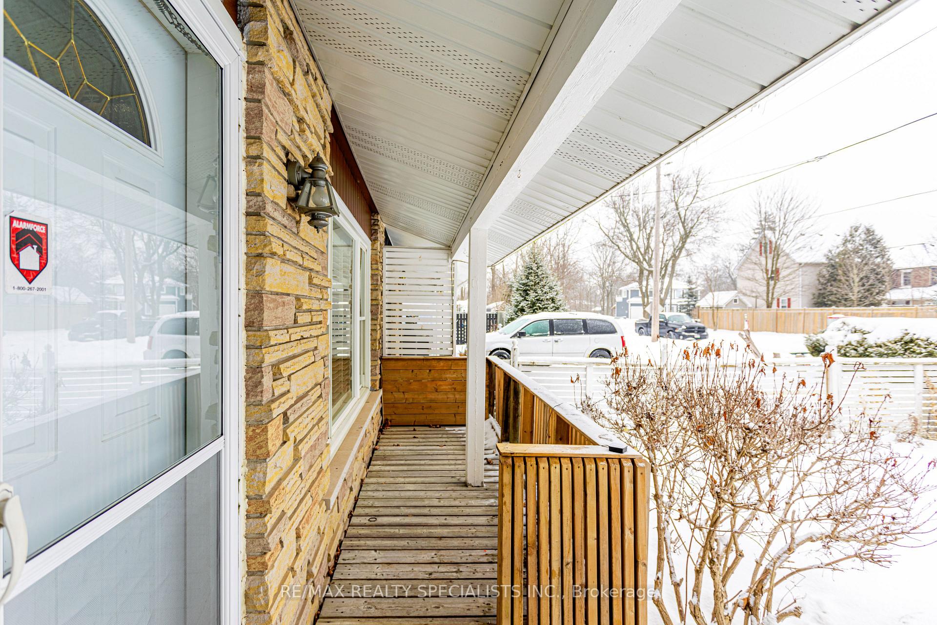 Photo 4 of 87 Poplar Avenue, Halton Hills, Acton — HOMEH