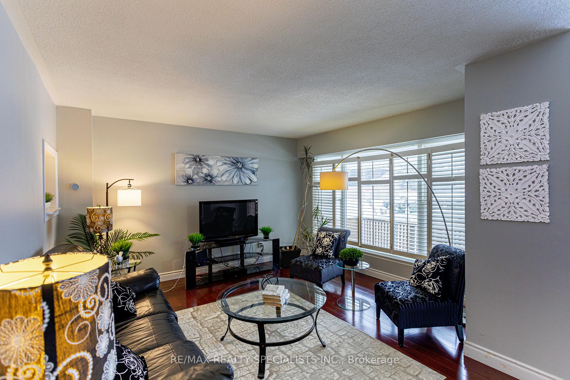 Photo 7 of 87 Poplar Avenue, Halton Hills, Acton — HOMEH