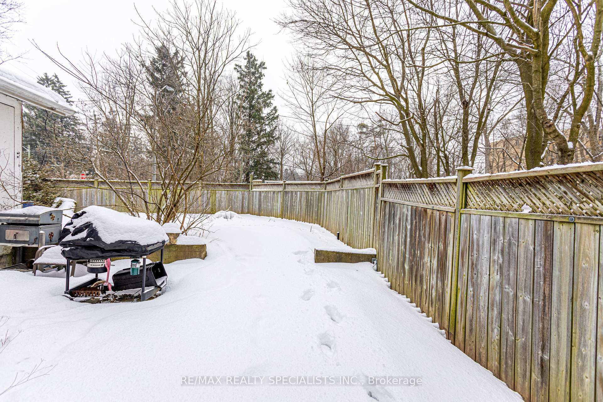 Photo 36 of 87 Poplar Avenue, Halton Hills, Acton — HOMEH