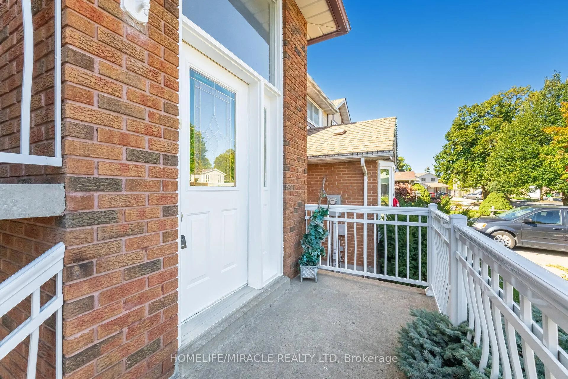 Photo 5 of 56 Norbert Road, Brampton, Brampton South — HOMEH