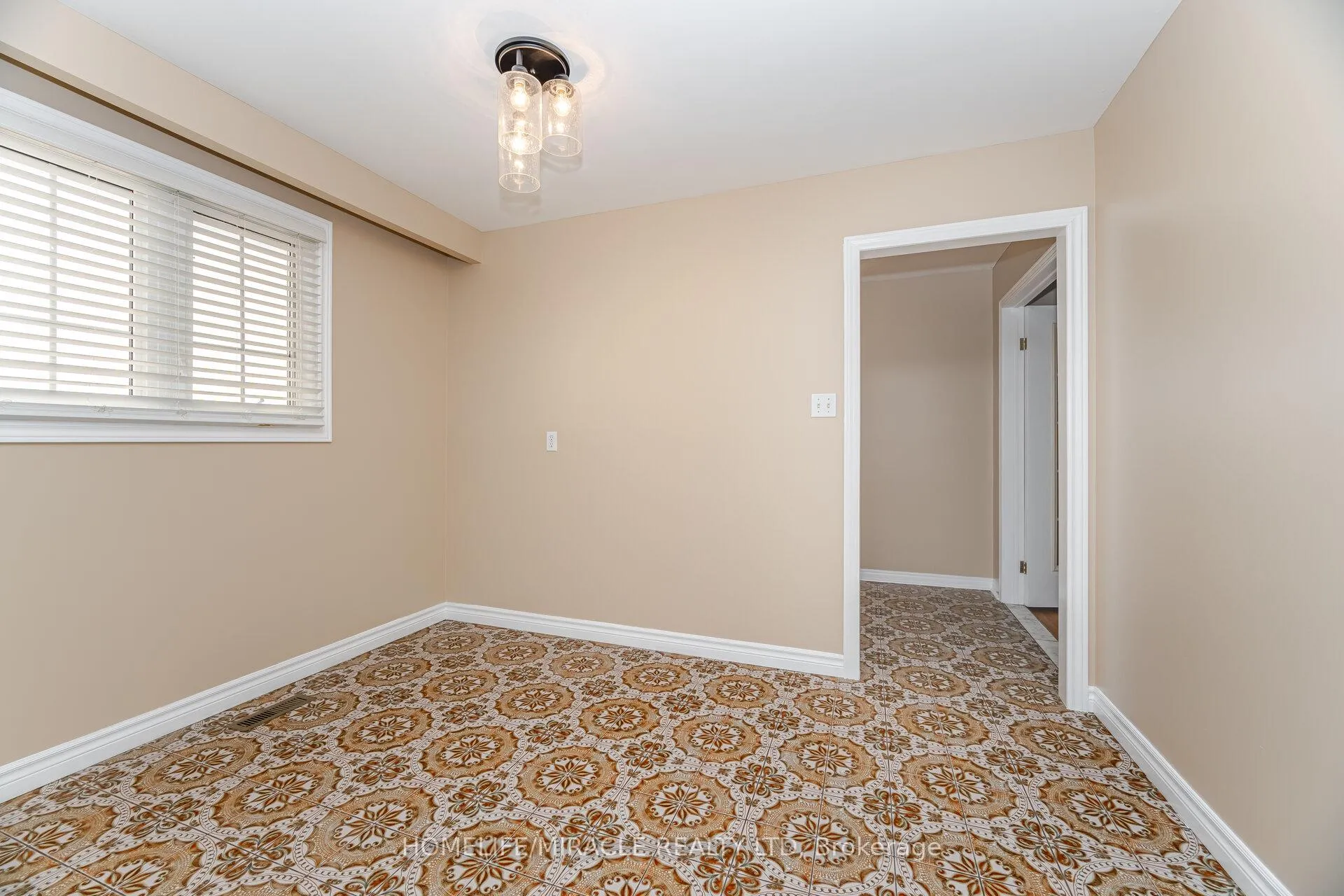 Photo 16 of 56 Norbert Road, Brampton, Brampton South — HOMEH