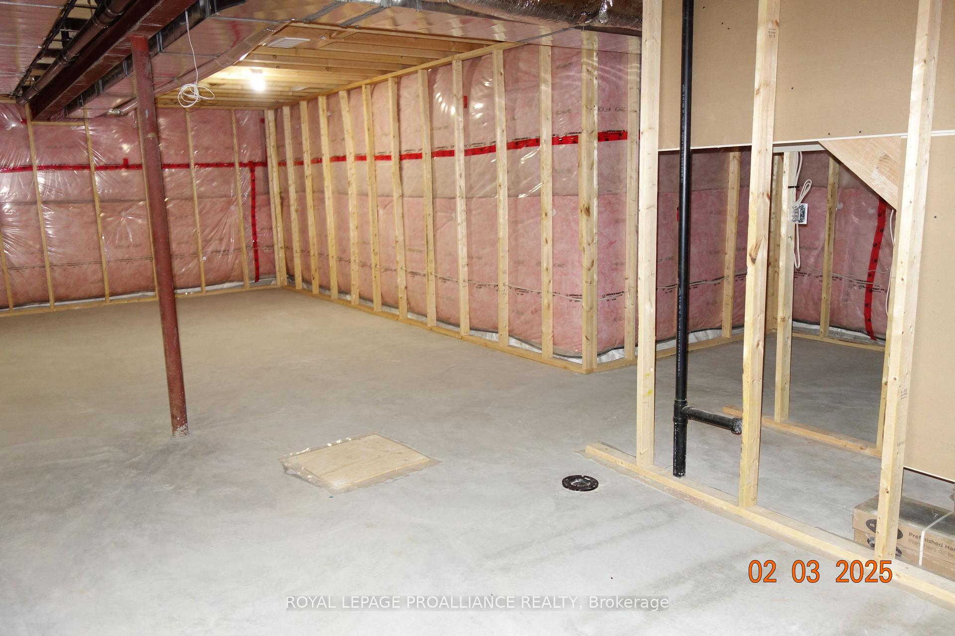 Photo 24 of 31 Hummingbird Drive, Belleville, Thurlow Ward — HOMEH