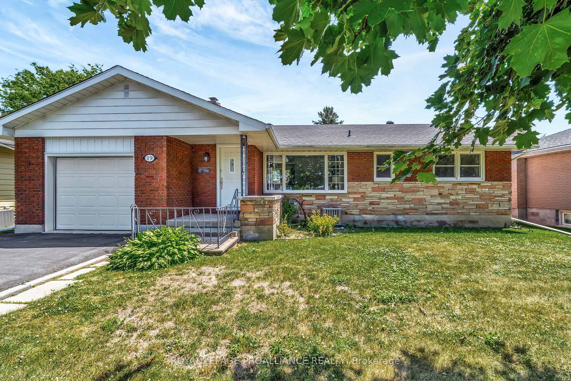 Photo 3 of 19 Lee Avenue, Belleville, Belleville Ward — HOMEH