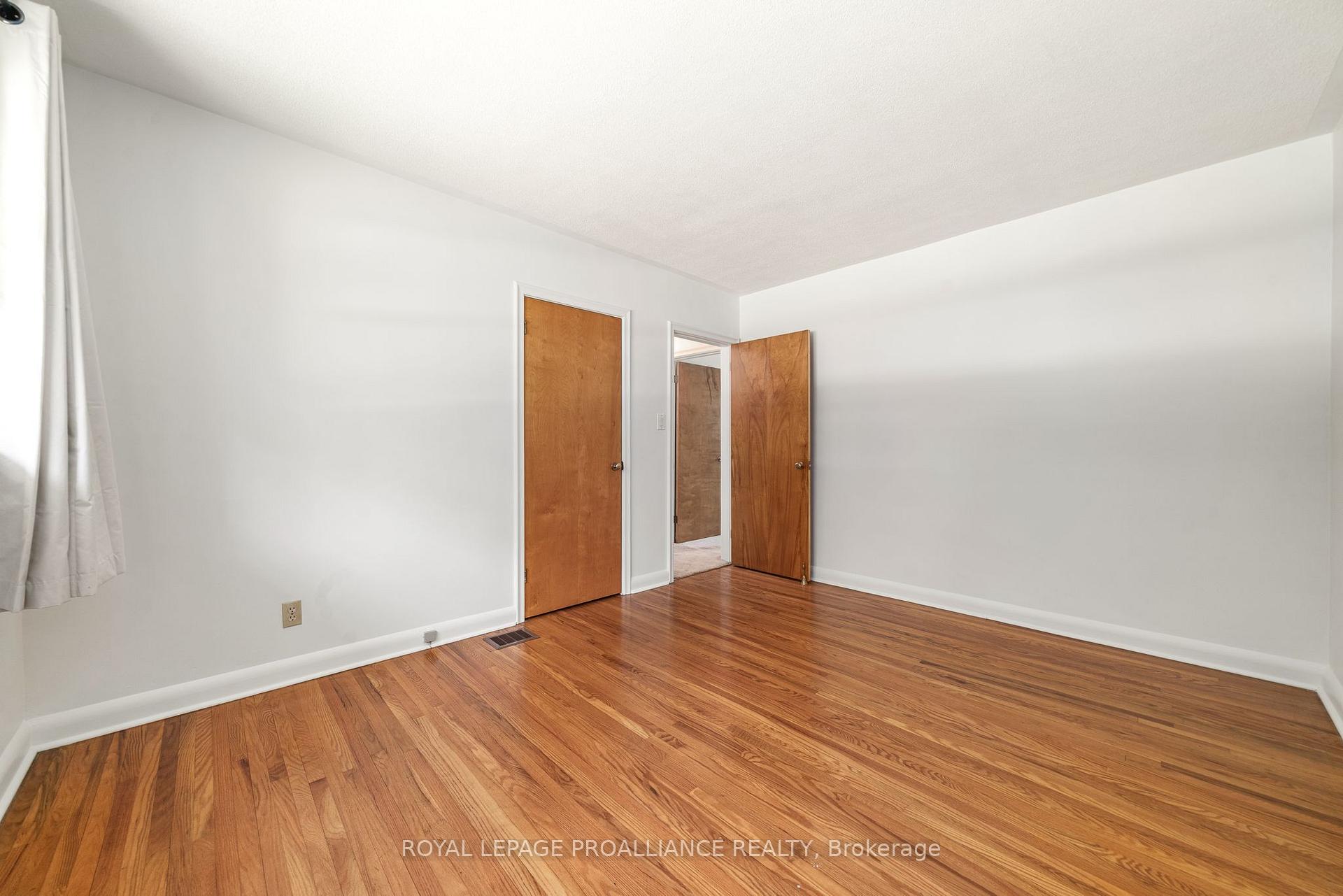 Photo 25 of 19 Lee Avenue, Belleville, Belleville Ward — HOMEH
