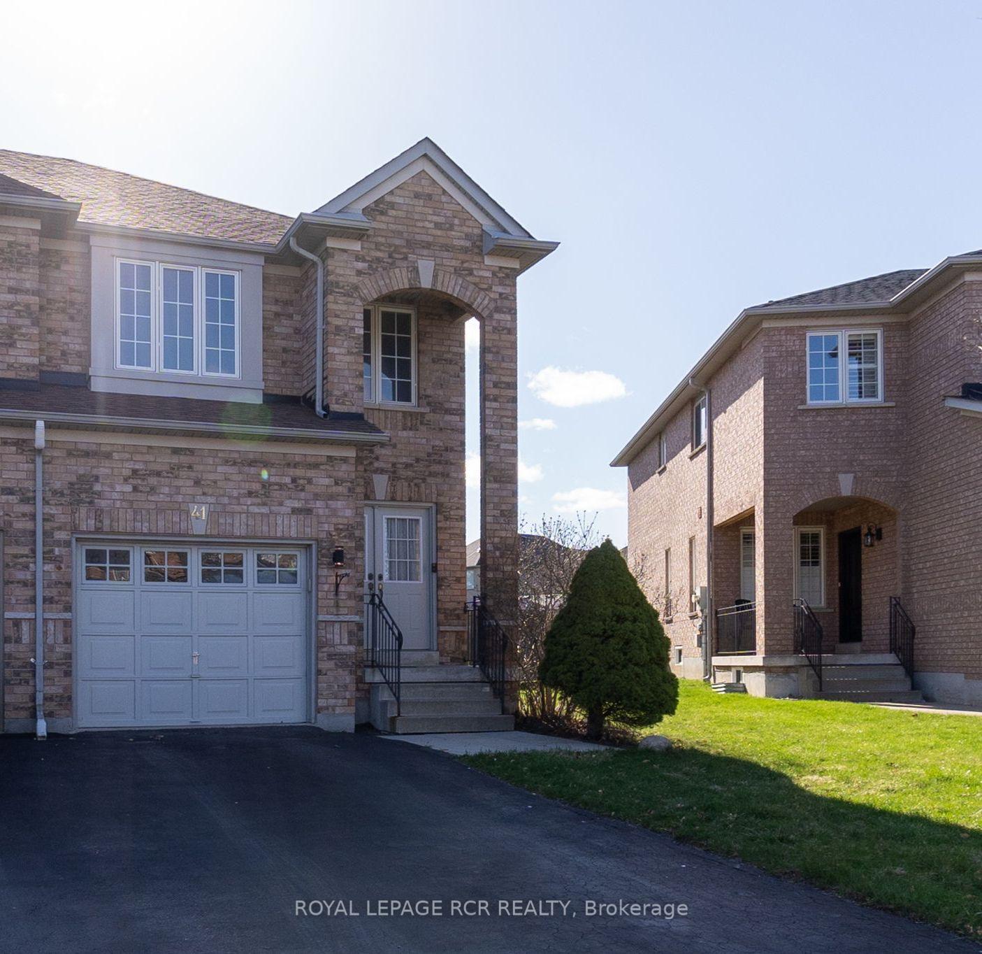 Photo 2 of 41 Ironhorse Crescent, Caledon, Bolton West — HOMEH