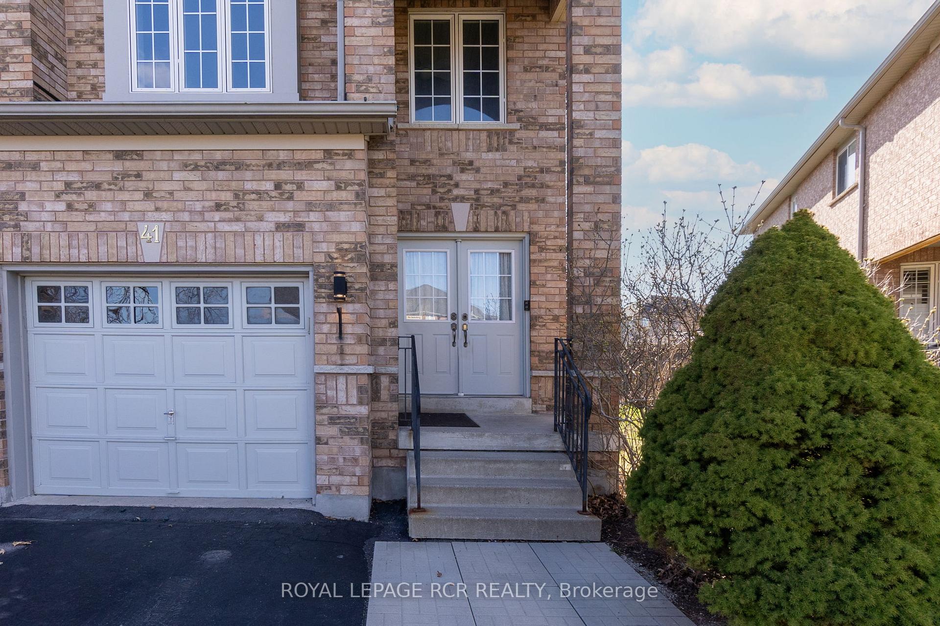Photo 3 of 41 Ironhorse Crescent, Caledon, Bolton West — HOMEH