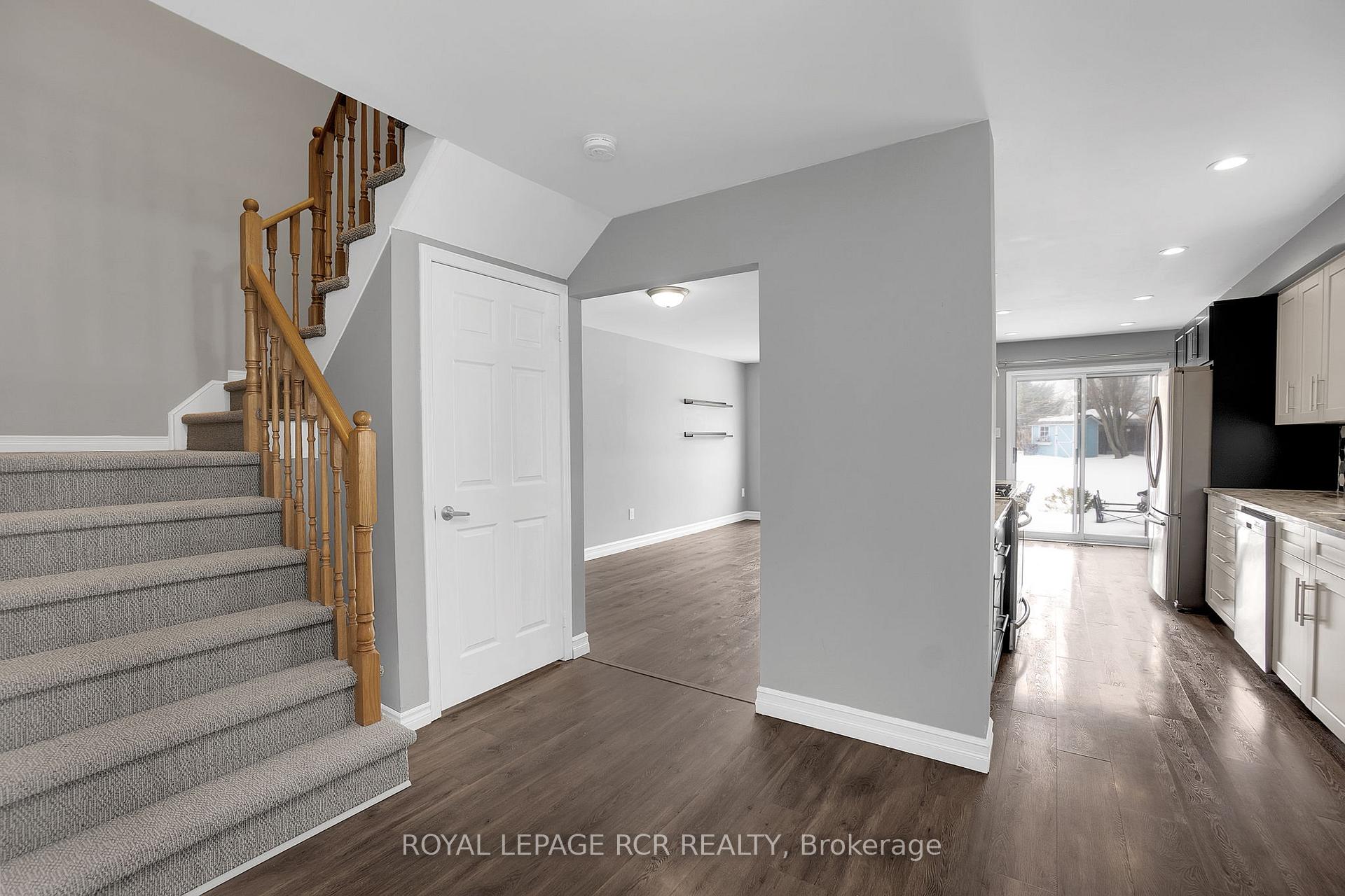 Photo 5 of 41 Ironhorse Crescent, Caledon, Bolton West — HOMEH