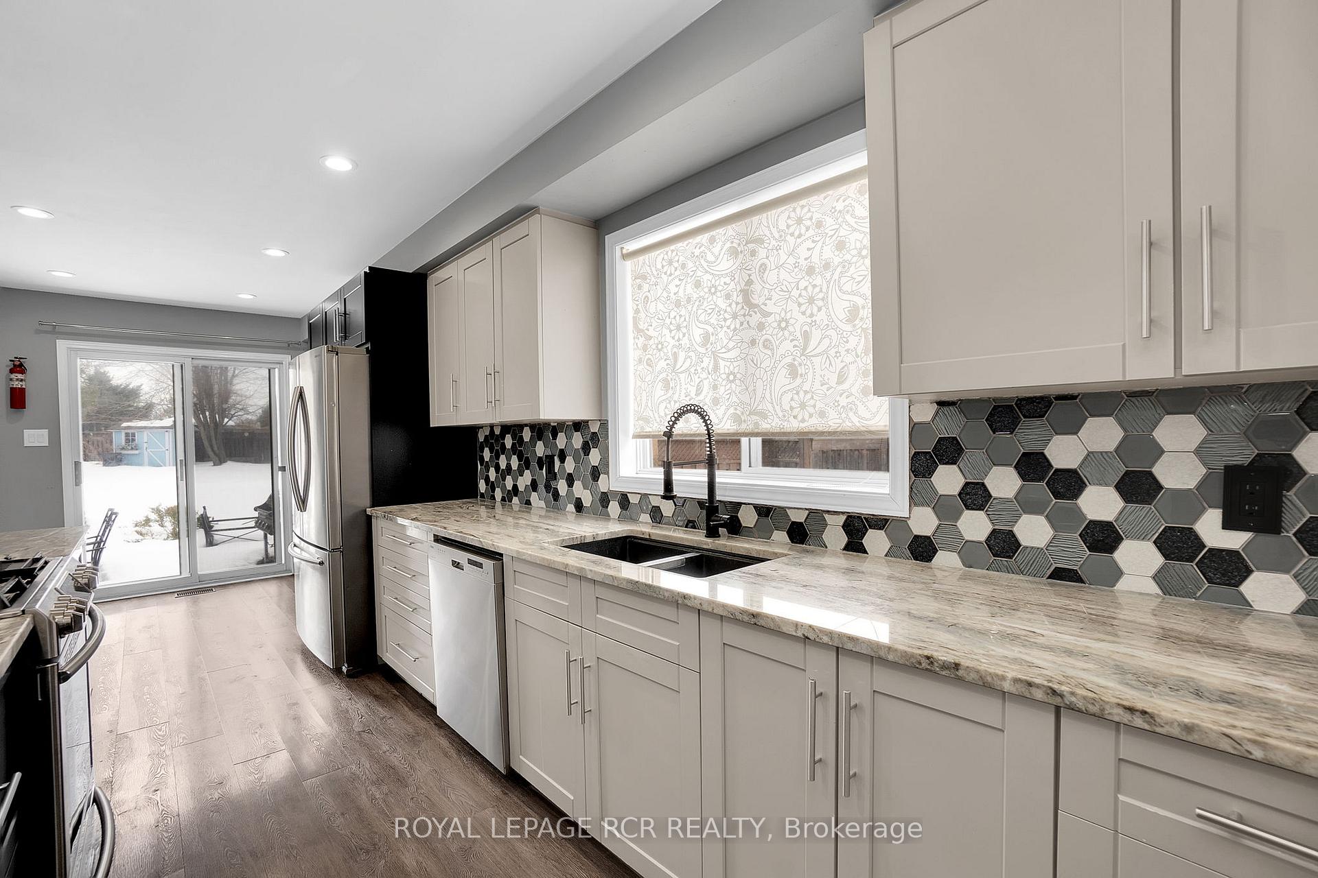 Photo 7 of 41 Ironhorse Crescent, Caledon, Bolton West — HOMEH