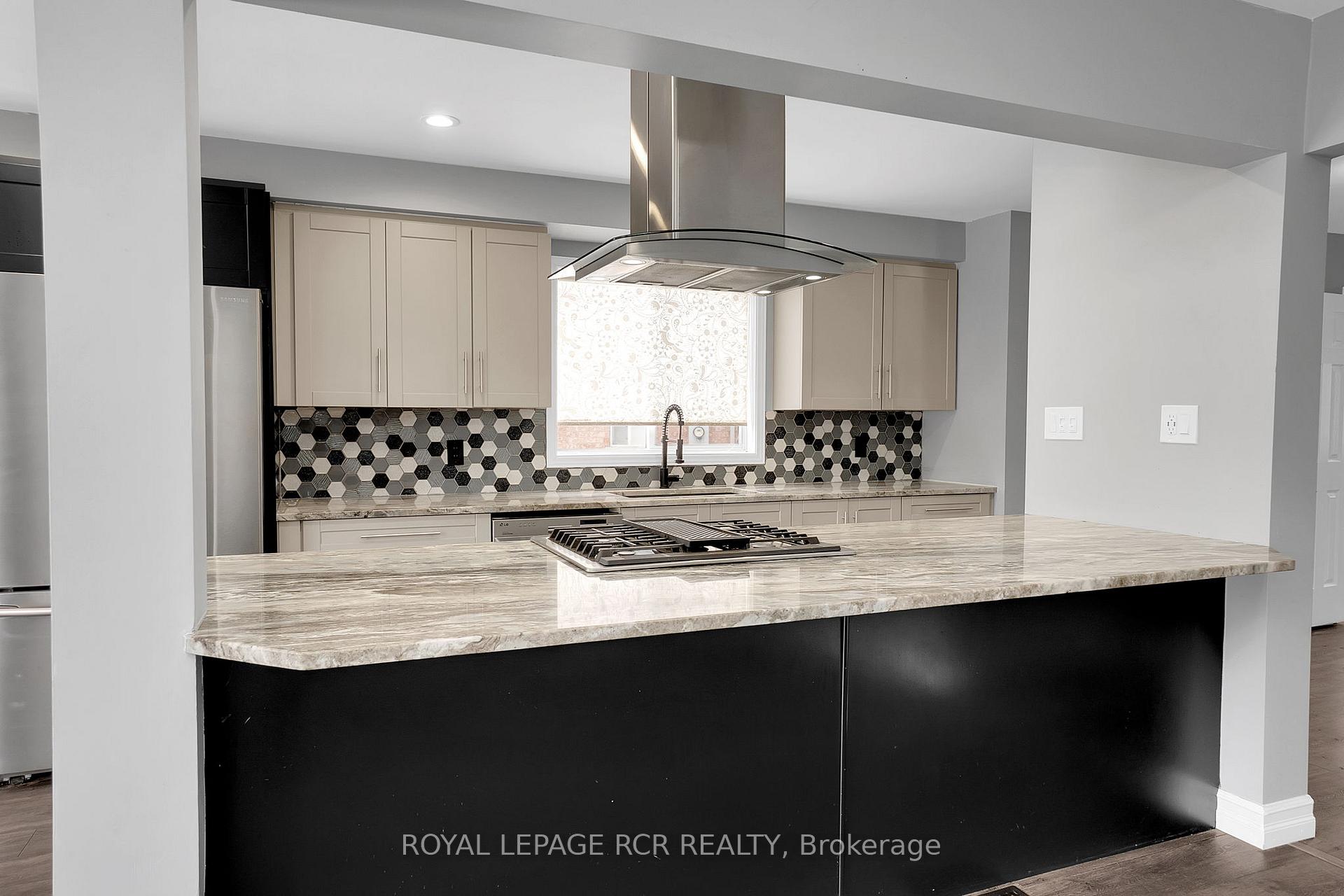 Photo 10 of 41 Ironhorse Crescent, Caledon, Bolton West — HOMEH