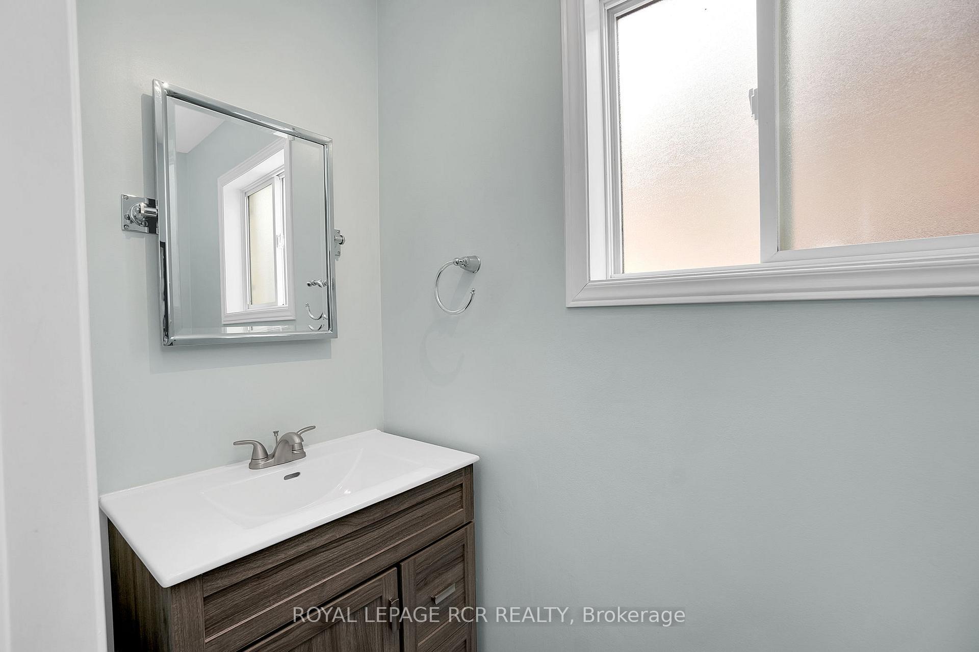 Photo 18 of 41 Ironhorse Crescent, Caledon, Bolton West — HOMEH