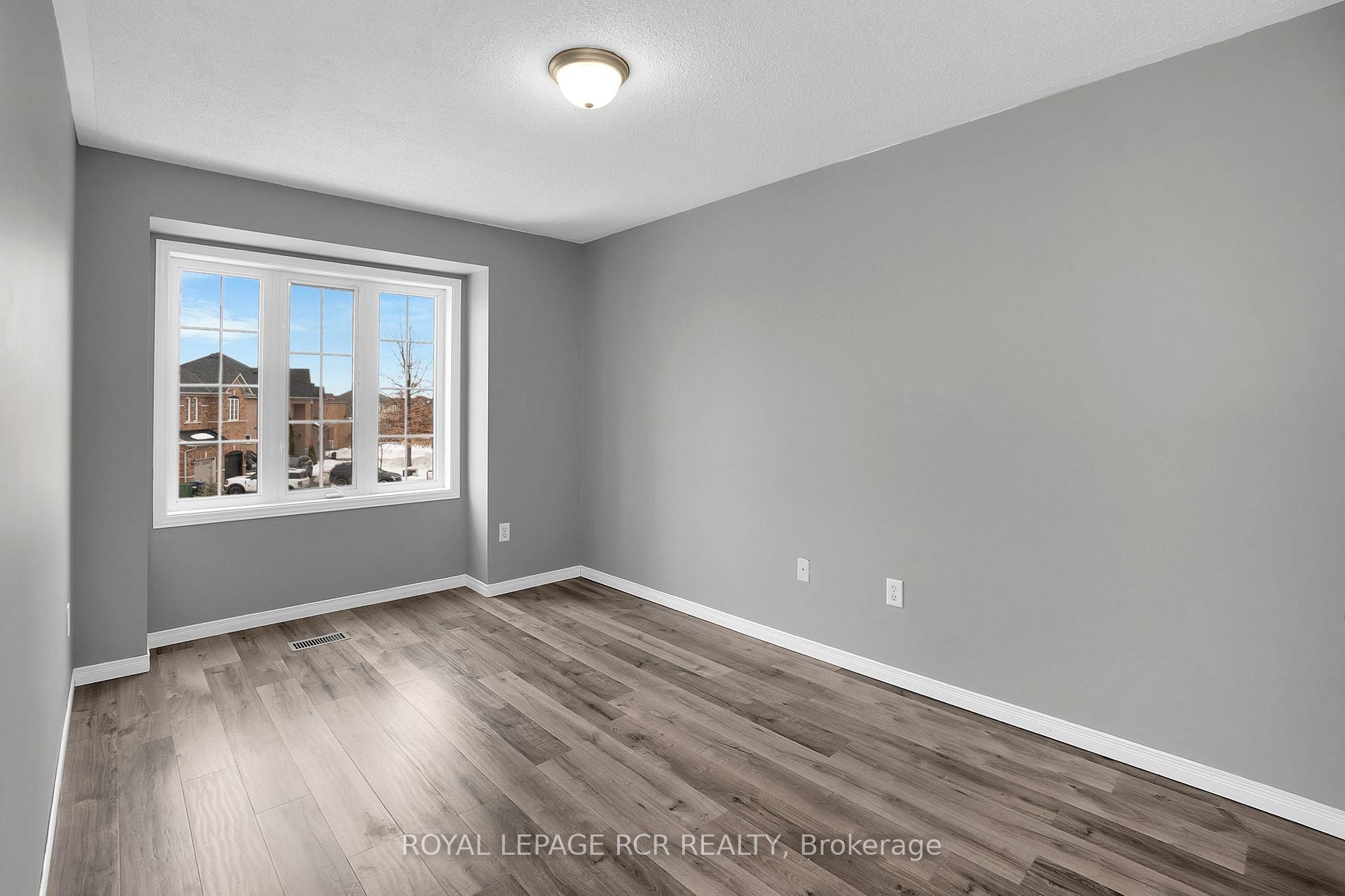 Photo 26 of 41 Ironhorse Crescent, Caledon, Bolton West — HOMEH
