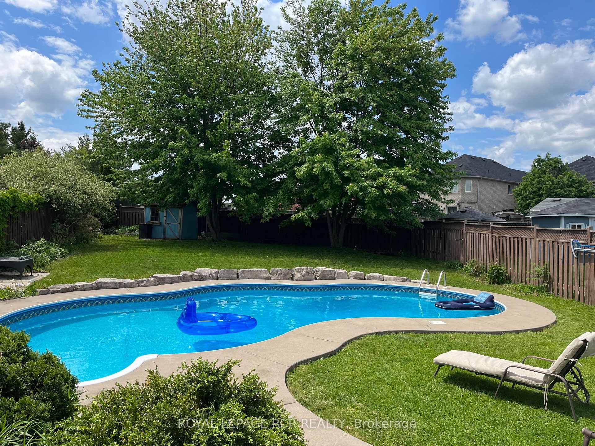 Photo 36 of 41 Ironhorse Crescent, Caledon, Bolton West — HOMEH