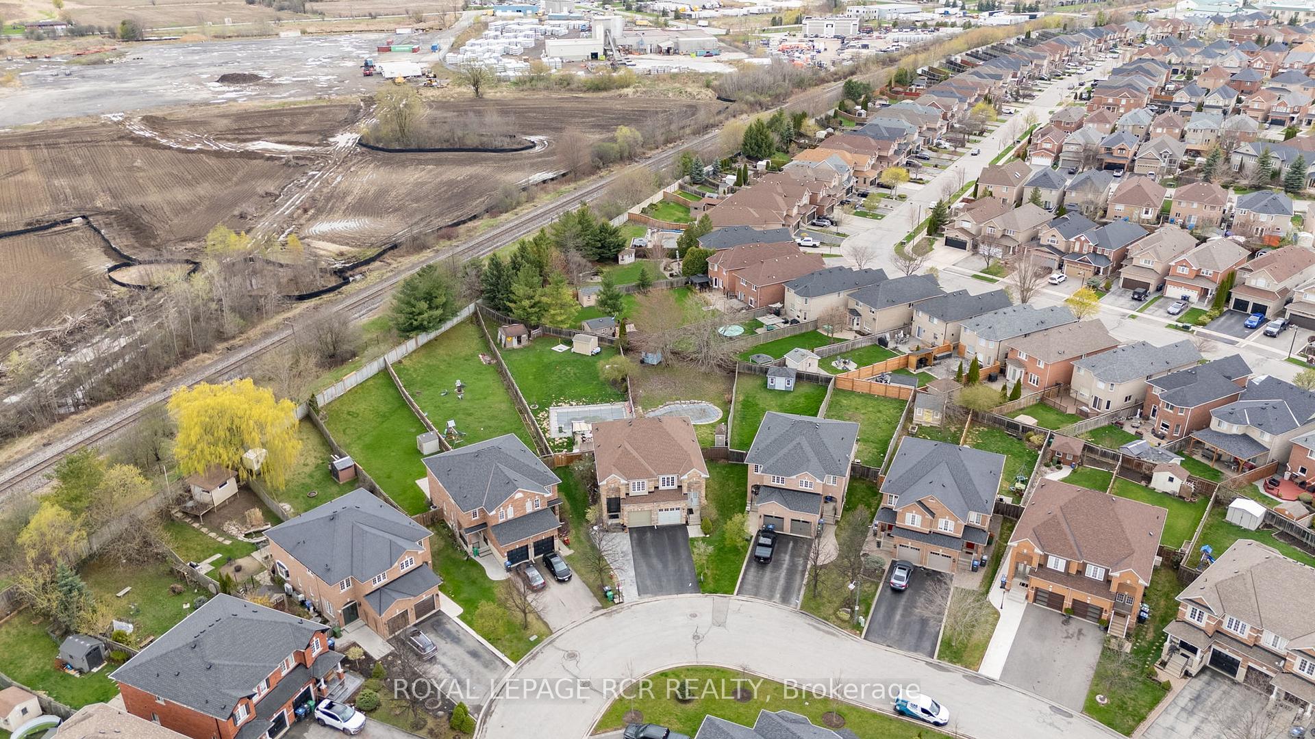 Photo 48 of 41 Ironhorse Crescent, Caledon, Bolton West — HOMEH