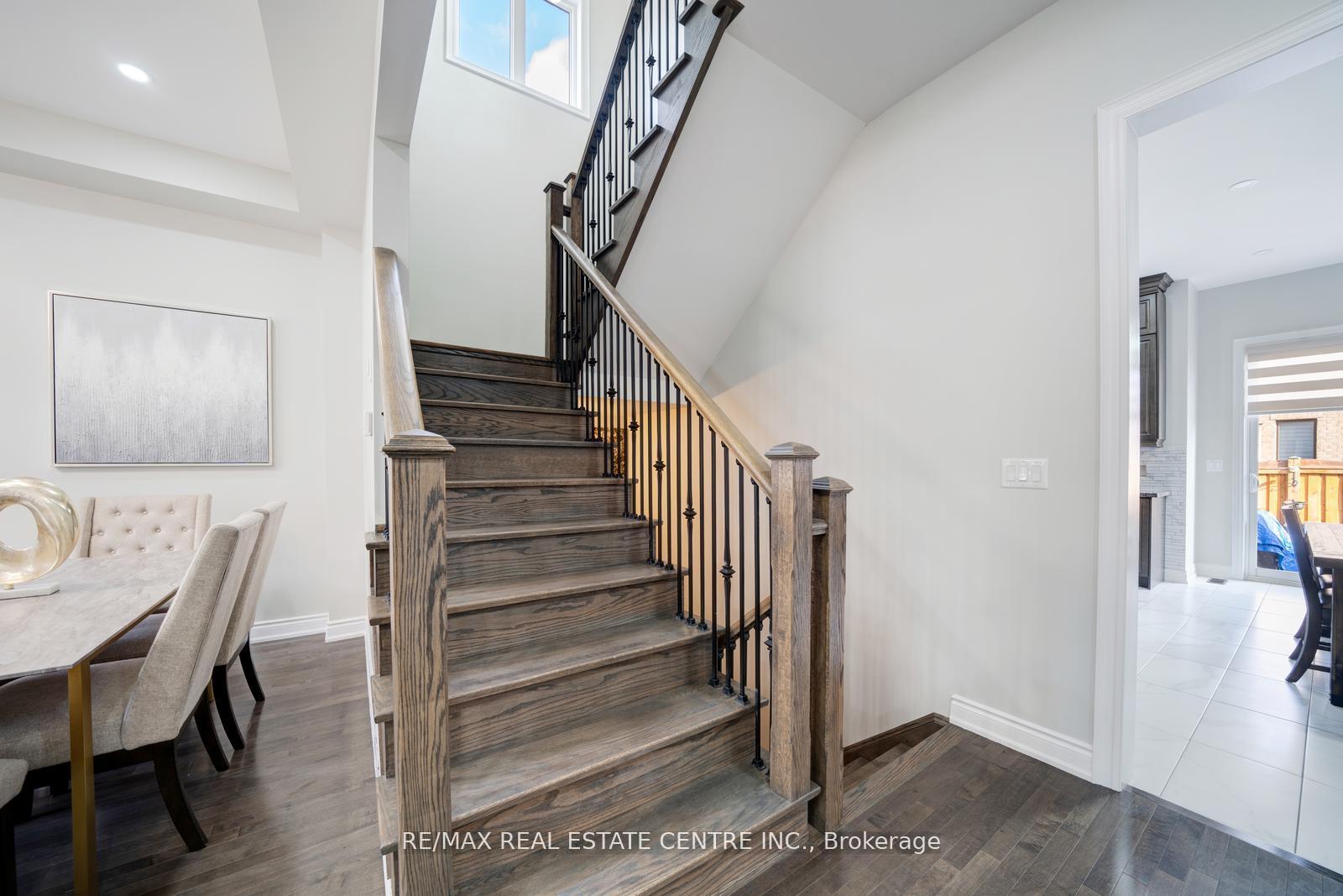 Photo 11 of 5 Carl Finlay Drive, Brampton, Toronto Gore Rural Estate — HOMEH
