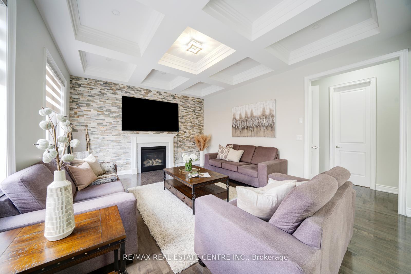 Photo 14 of 5 Carl Finlay Drive, Brampton, Toronto Gore Rural Estate — HOMEH