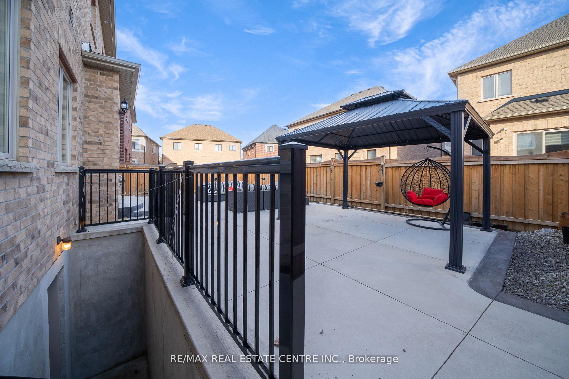 Photo 48 of 5 Carl Finlay Drive, Brampton, Toronto Gore Rural Estate — HOMEH