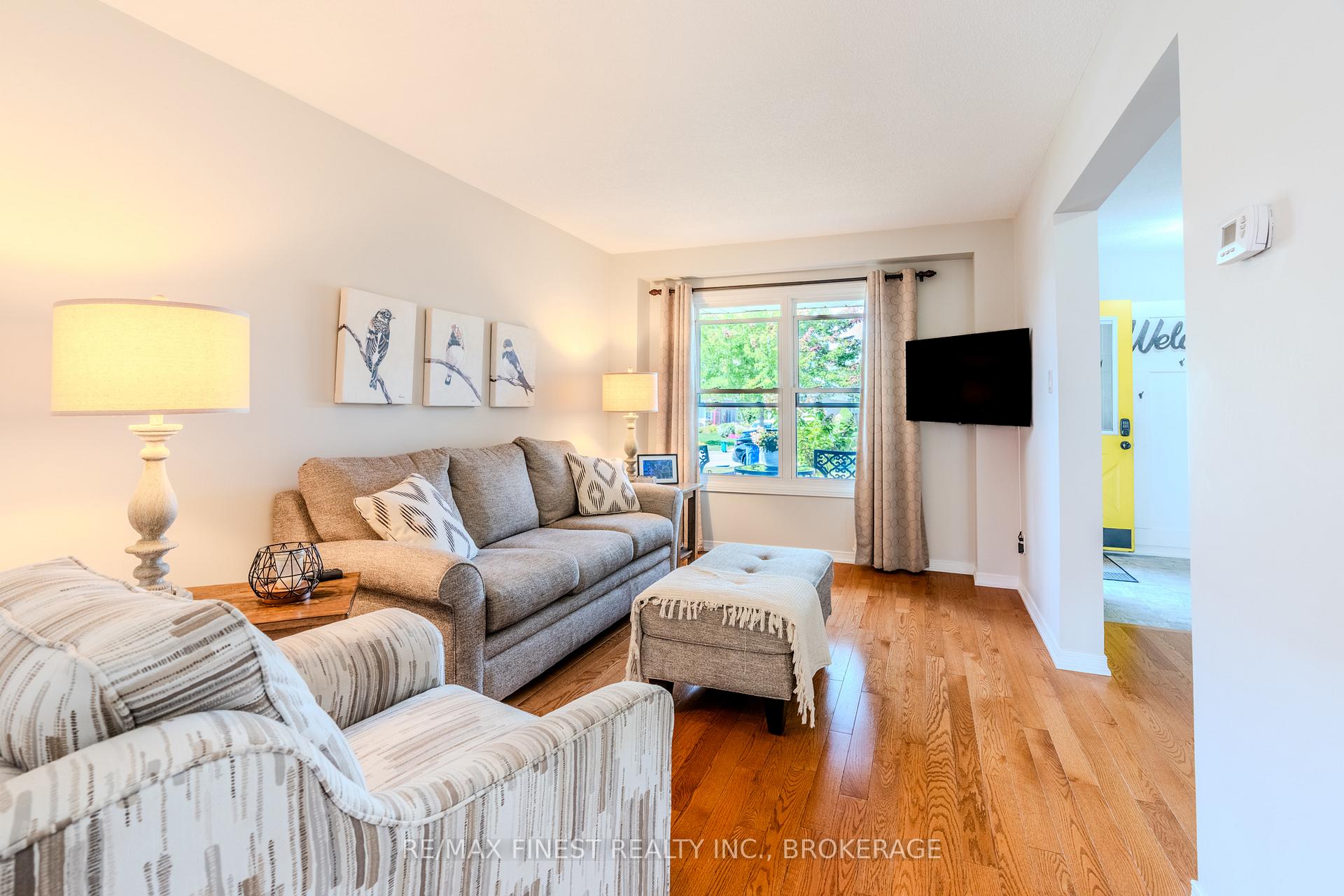 Photo 3 of 128 Reed Drive, Ajax, Central — HOMEH