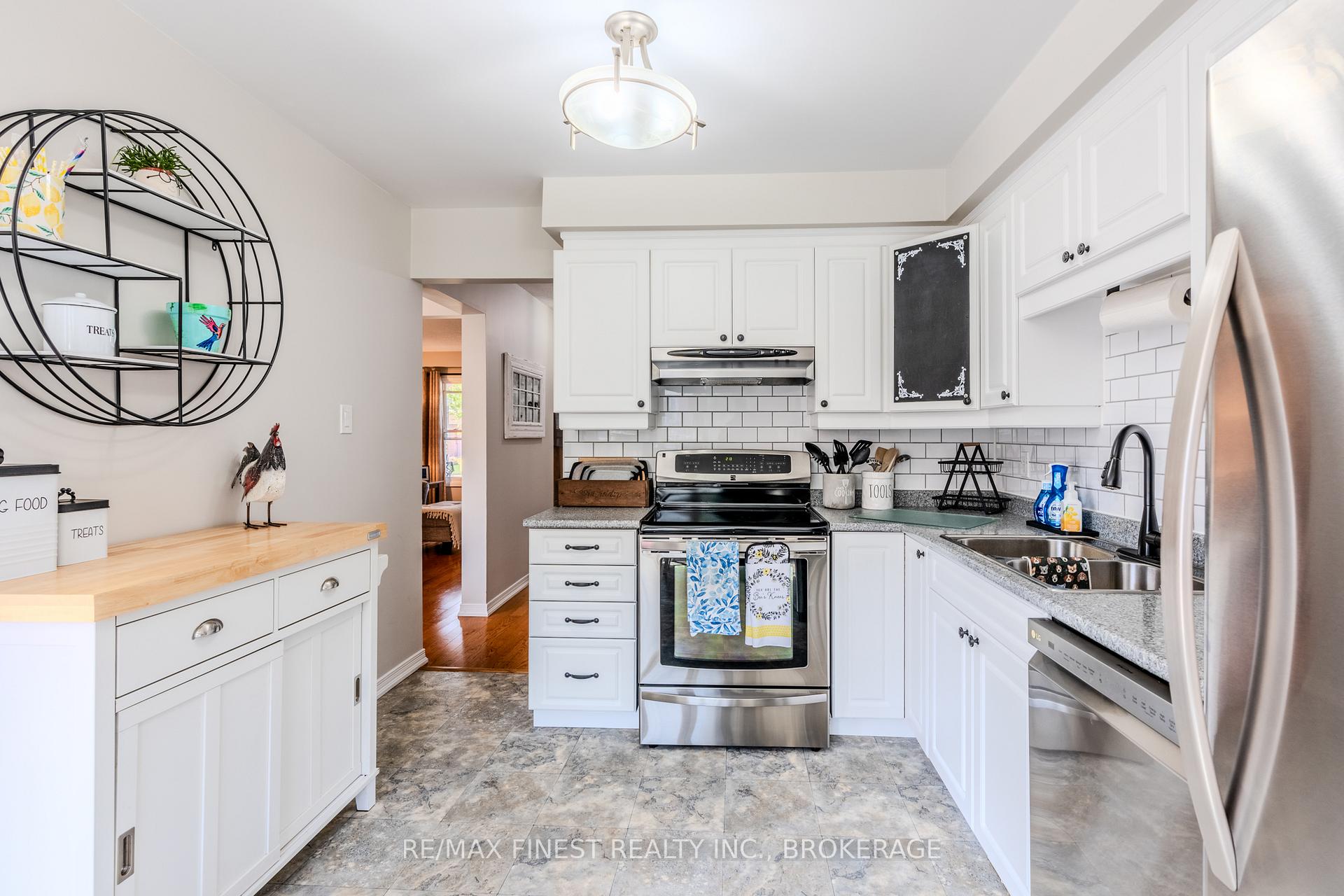Photo 6 of 128 Reed Drive, Ajax, Central — HOMEH