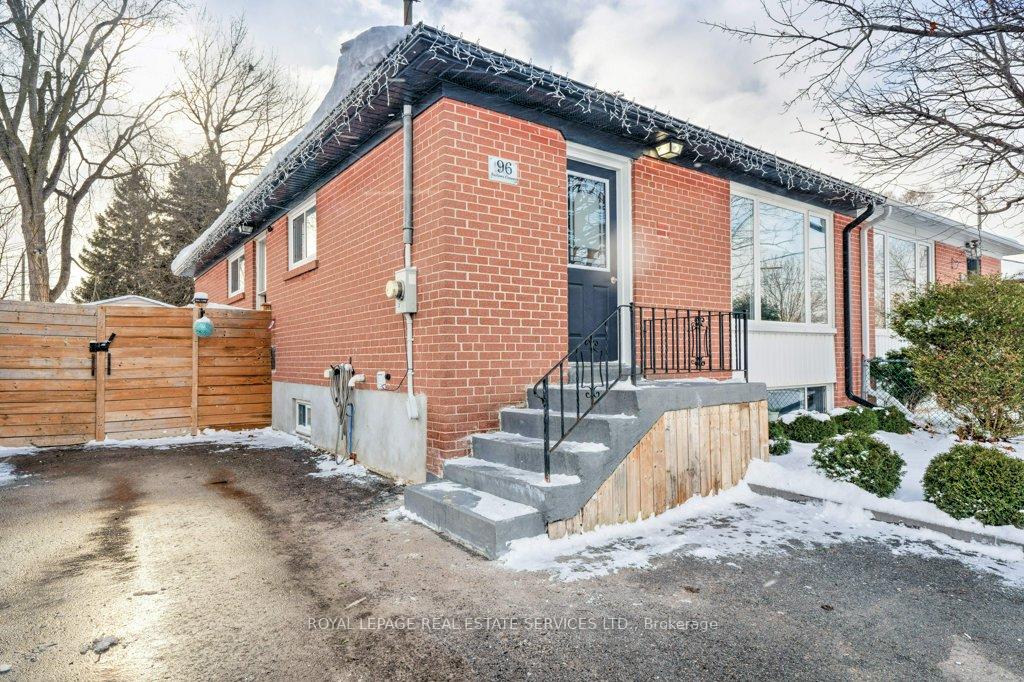 Photo 2 of 96 Raylawn Crescent, Halton Hills, Georgetown — HOMEH