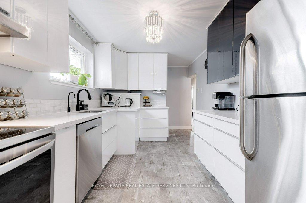 Photo 3 of 96 Raylawn Crescent, Halton Hills, Georgetown — HOMEH