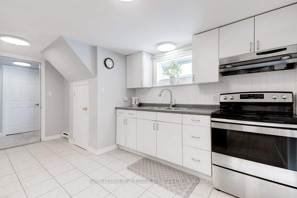 Photo 23 of 96 Raylawn Crescent, Halton Hills, Georgetown — HOMEH