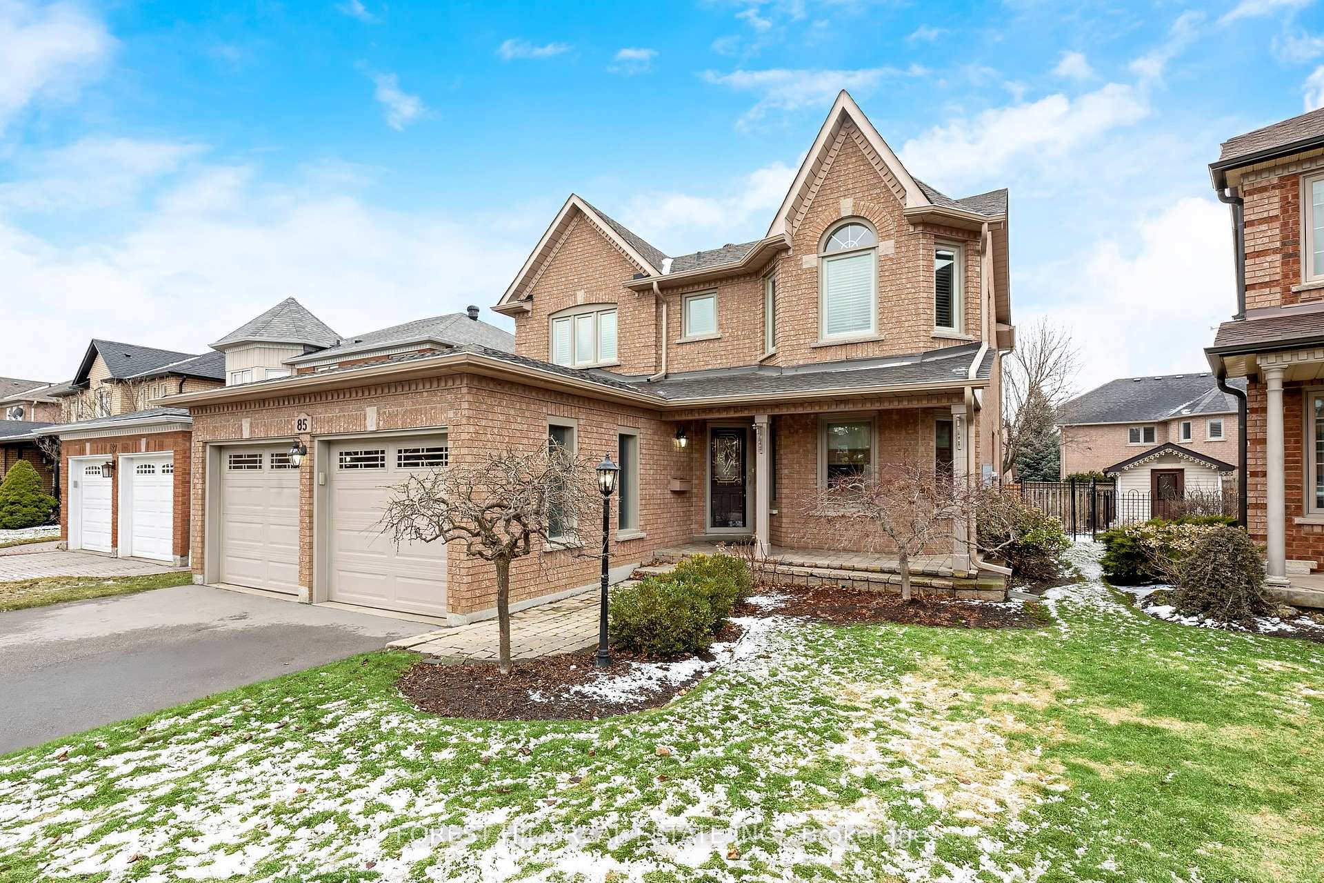Photo 3 of 85 Hutton Crescent, Caledon, Rural Caledon — HOMEH