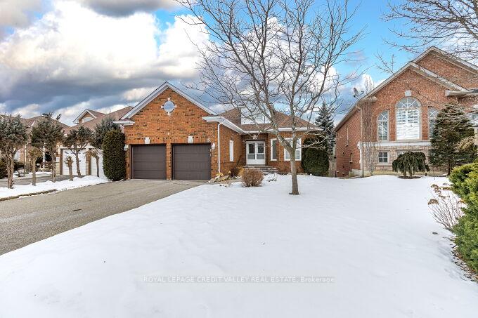 Front of 15 Kirkwood Crescent