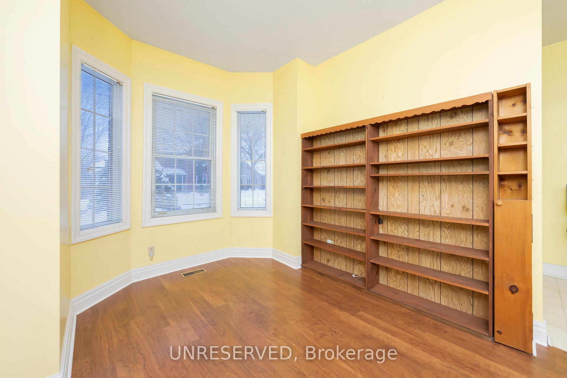 Photo 10 of 89 Bower Street, Halton Hills, Acton — HOMEH