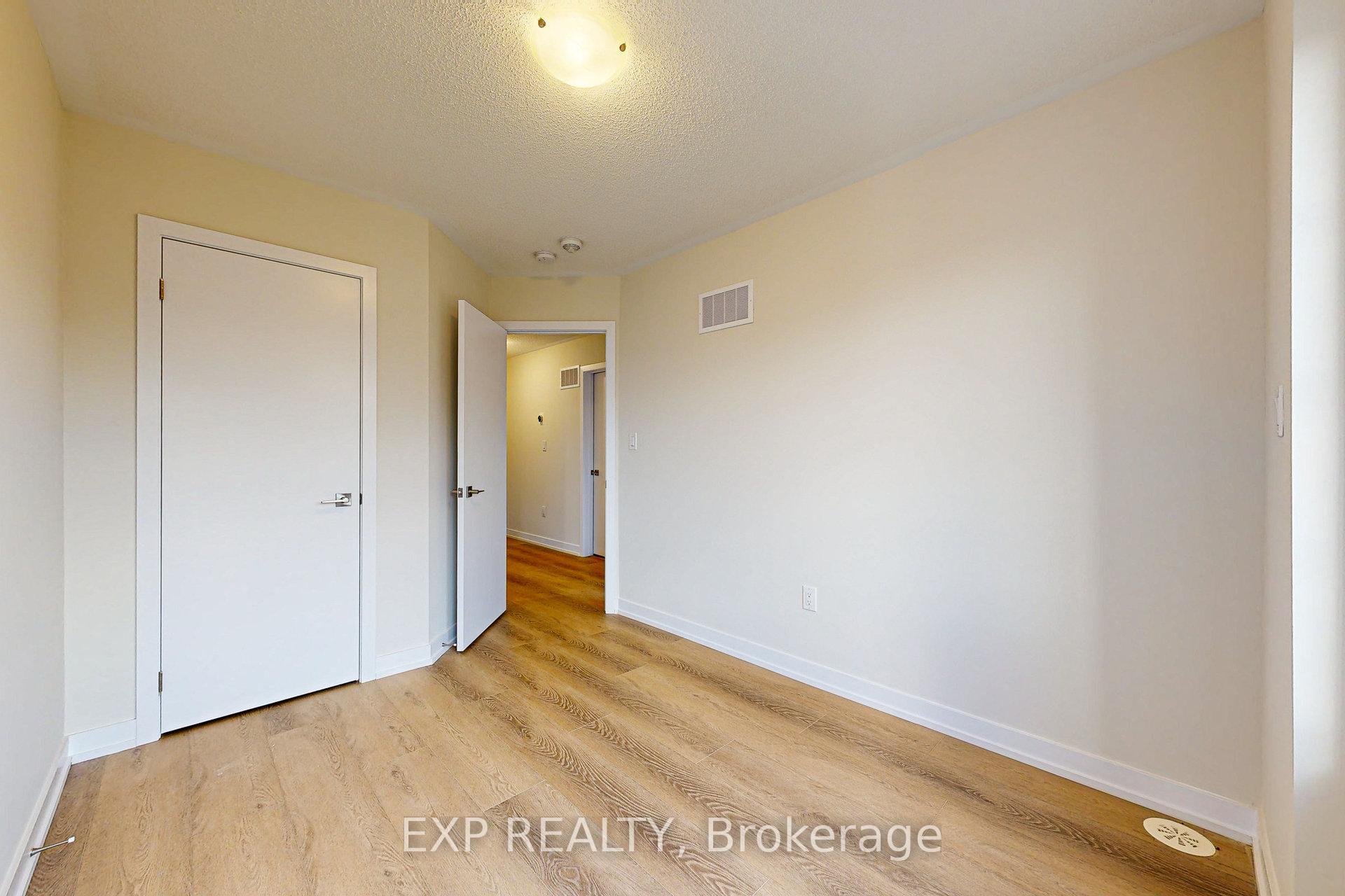 Photo 25 of 1325 Shevchenko Boulevard, Oakville, Northwest — HOMEH