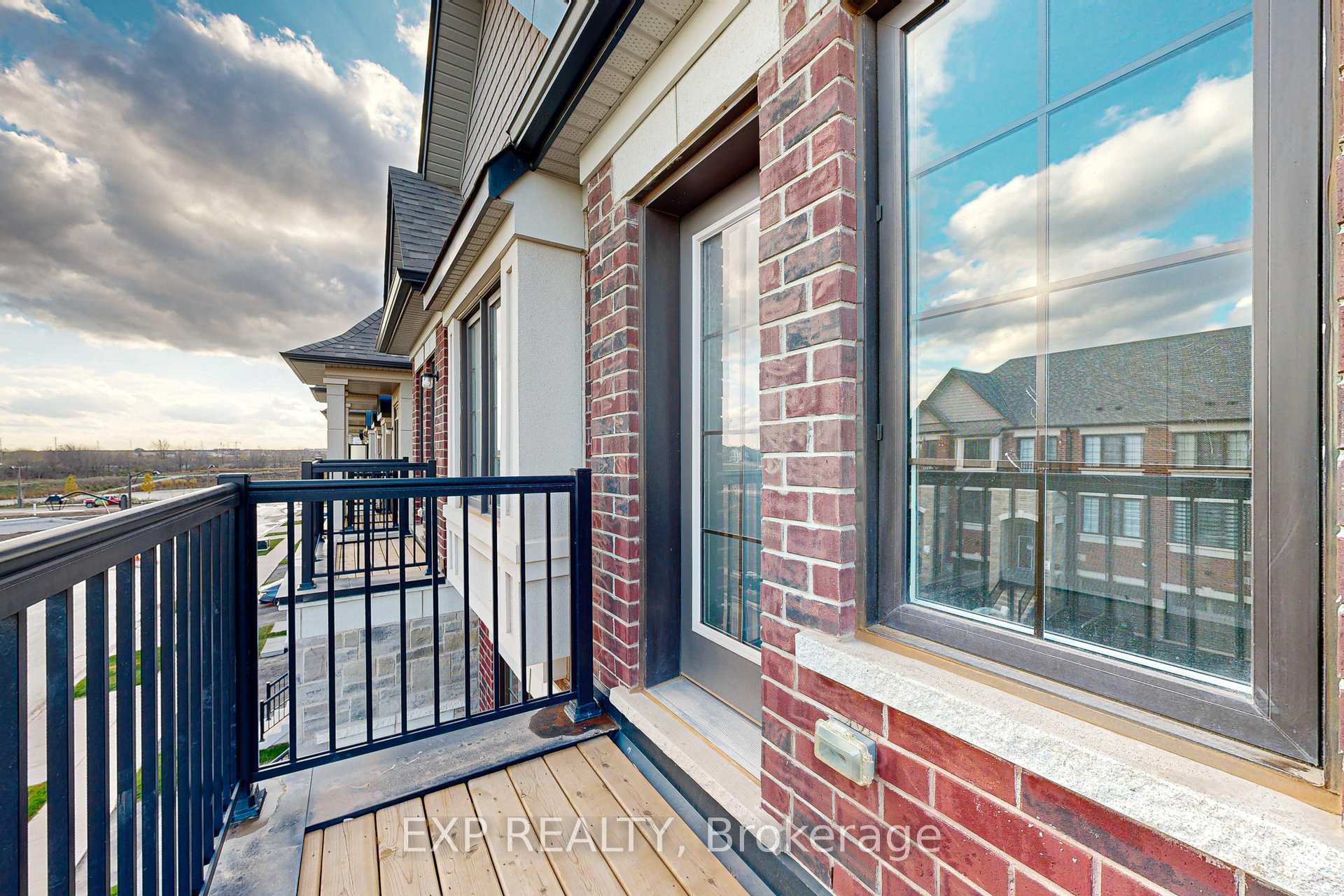 Photo 39 of 1325 Shevchenko Boulevard, Oakville, Northwest — HOMEH