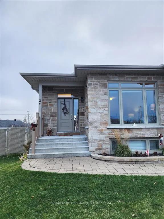 Photo 10 of 124 Emily Jade Crescent, Cornwall — HOMEH