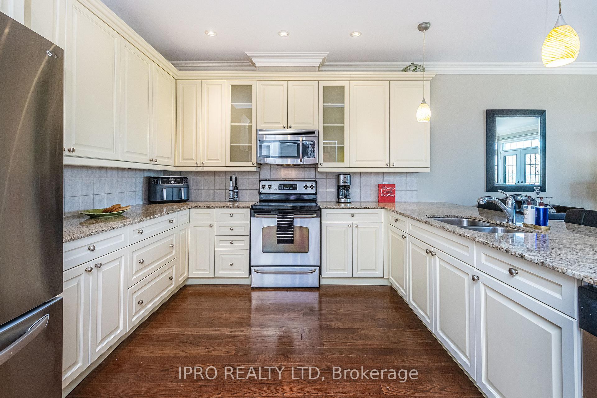 Photo 15 of 110 Rolling Hills Lane, Caledon, Bolton West — HOMEH