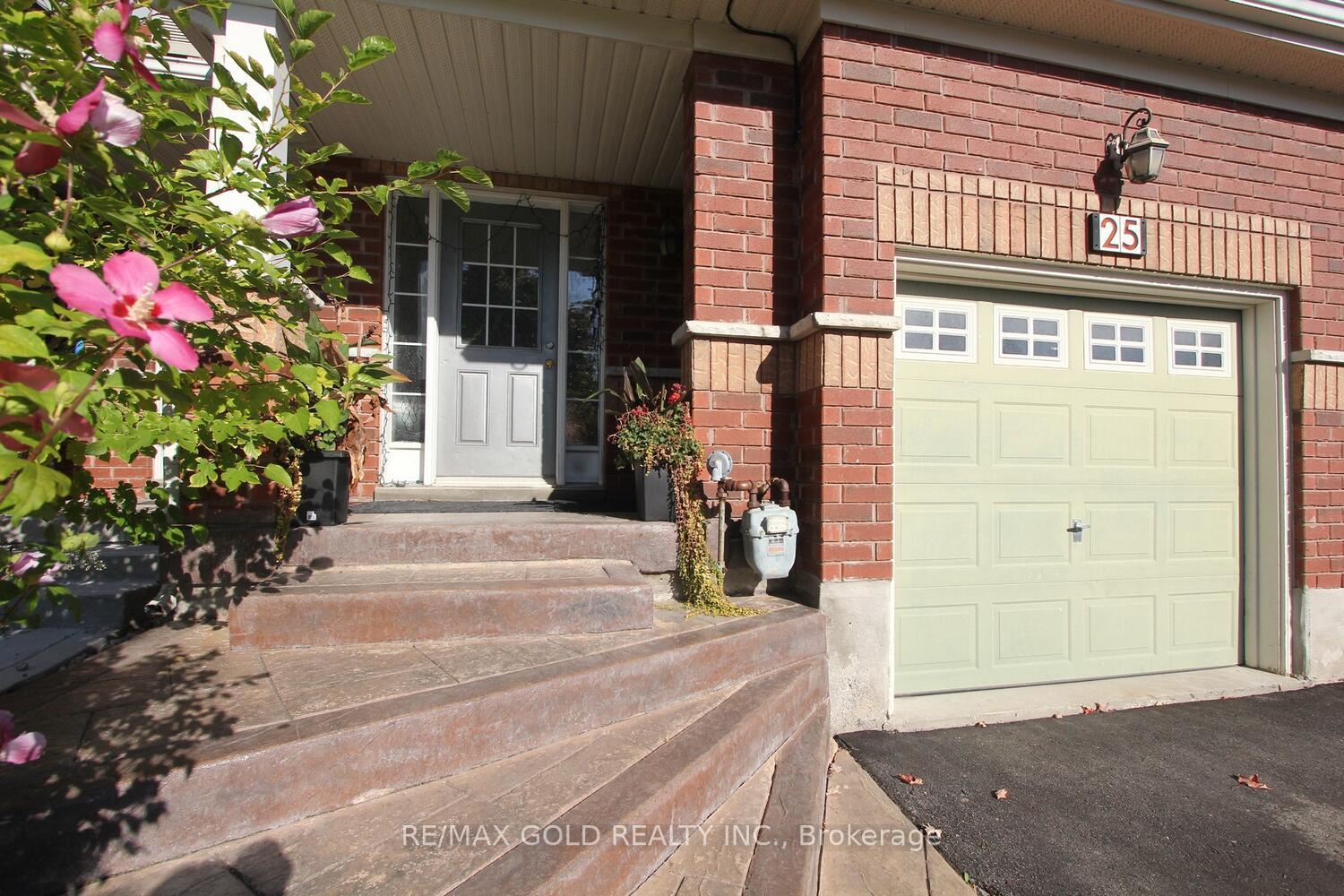 Photo 4 of 25 Wicklow Road E, Brampton, Credit Valley — HOMEH