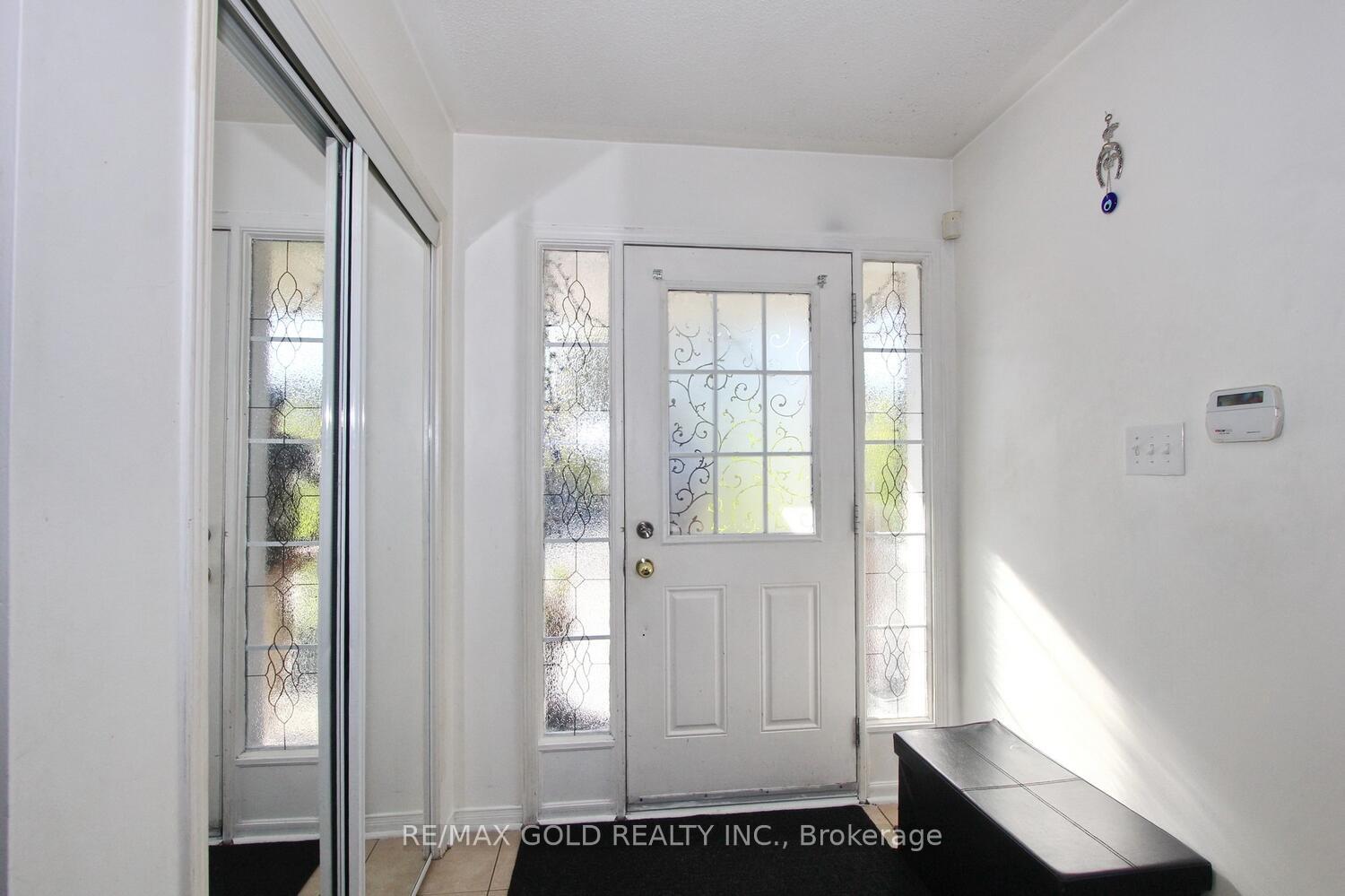 Photo 6 of 25 Wicklow Road E, Brampton, Credit Valley — HOMEH