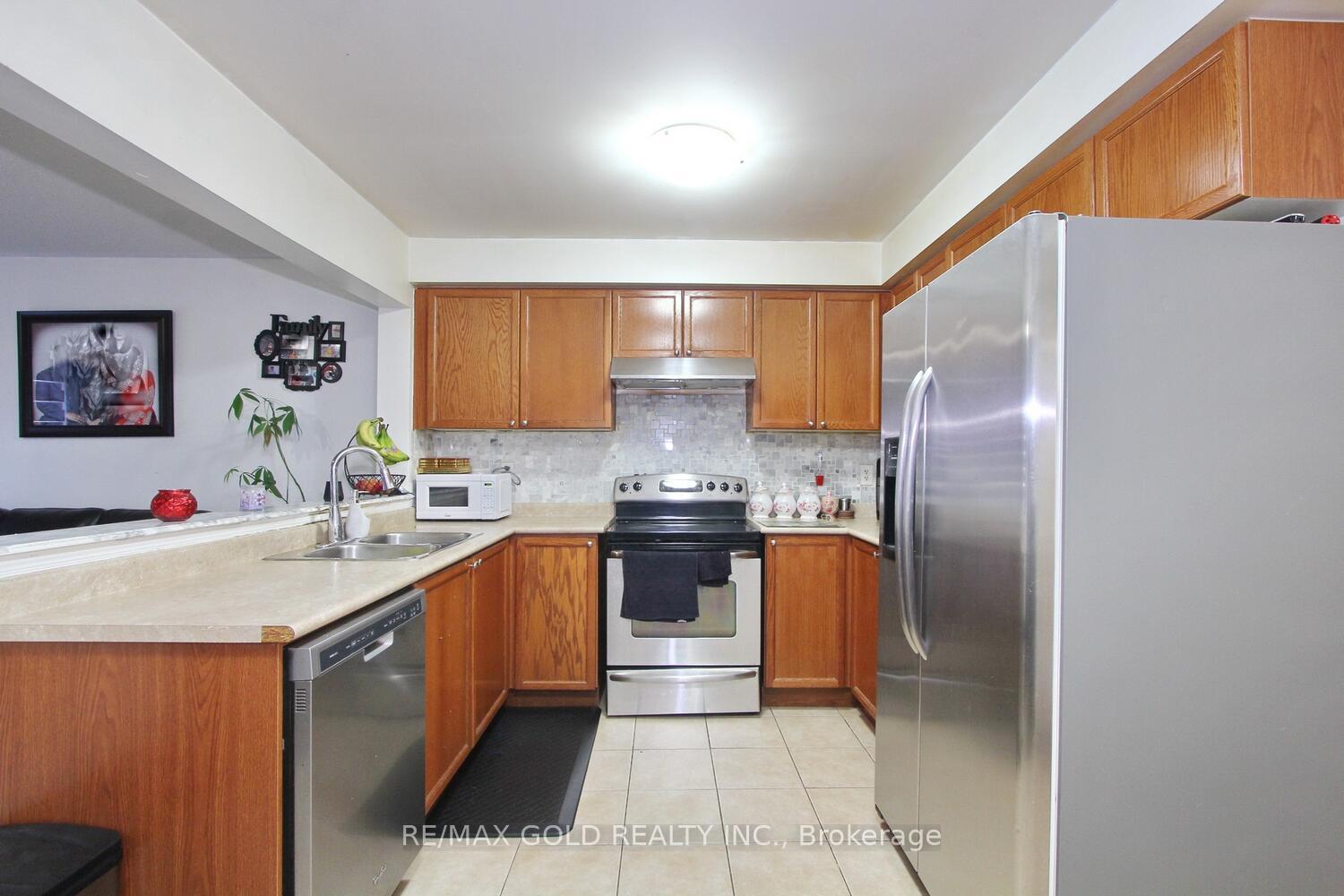 Photo 11 of 25 Wicklow Road E, Brampton, Credit Valley — HOMEH