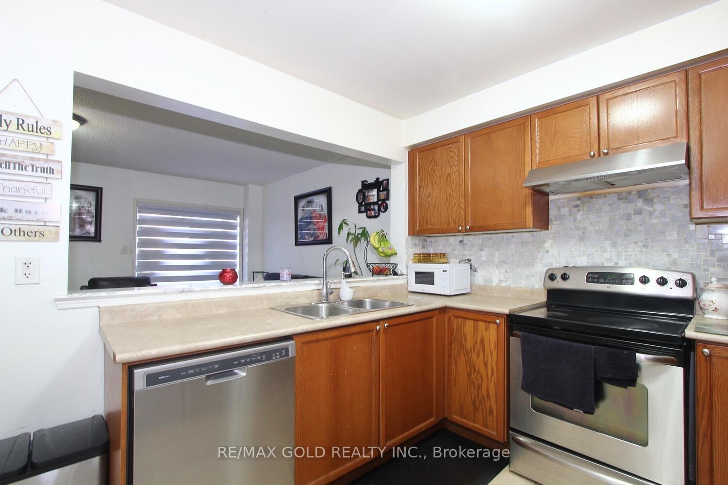 Photo 13 of 25 Wicklow Road E, Brampton, Credit Valley — HOMEH